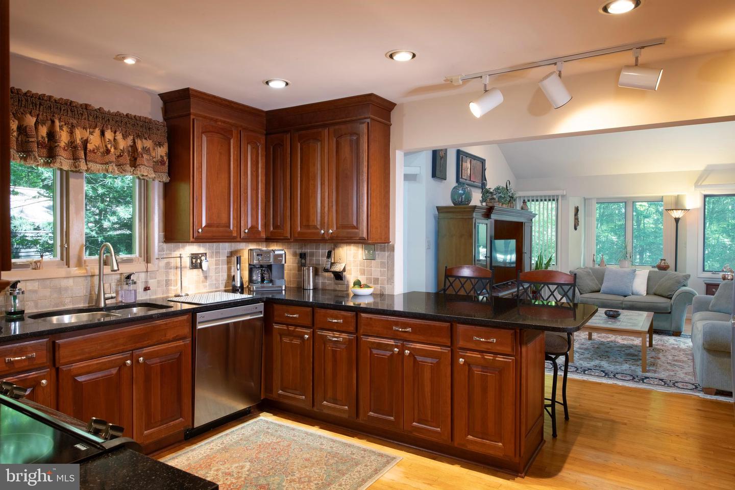 11291 SPYGLASS COVE LN, RESTON, Virginia 20191, 4 Bedrooms Bedrooms, 15 Rooms Rooms,3 BathroomsBathrooms,Residential,For sale,11291 SPYGLASS COVE LN,VAFX2231502 MLS # VAFX2231502