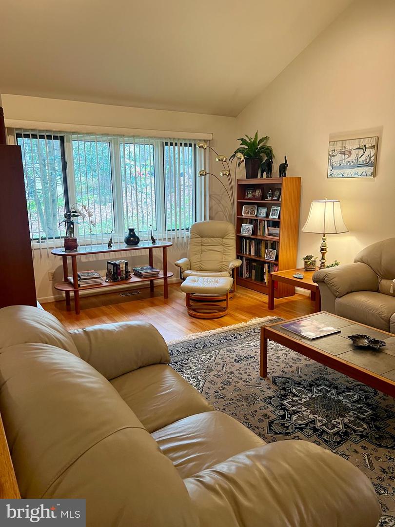 11291 SPYGLASS COVE LN, RESTON, Virginia 20191, 4 Bedrooms Bedrooms, 15 Rooms Rooms,3 BathroomsBathrooms,Residential,For sale,11291 SPYGLASS COVE LN,VAFX2231502 MLS # VAFX2231502