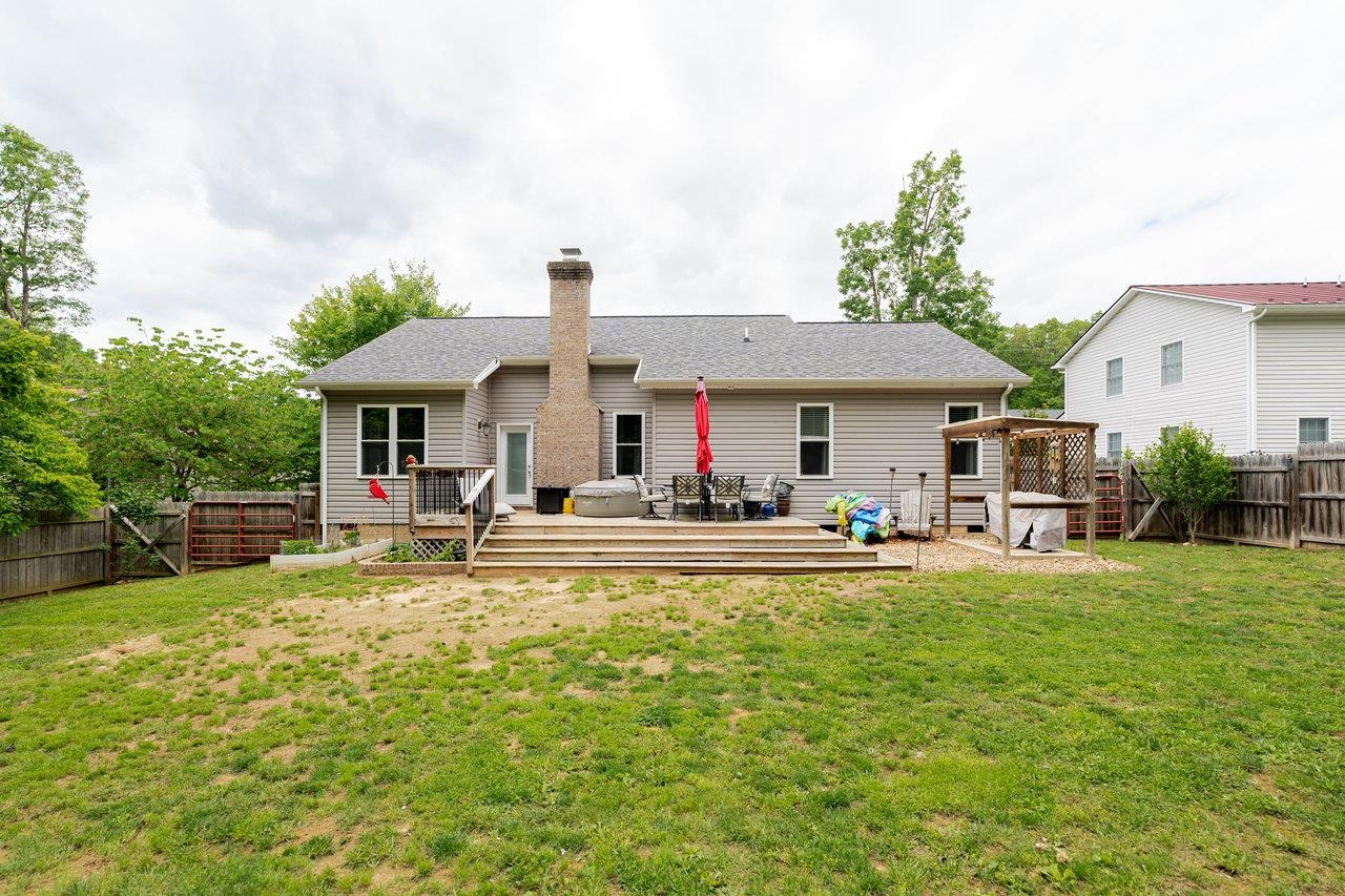 140 BACK RD, SHENANDOAH, Virginia 22849, 3 Bedrooms Bedrooms, ,2 BathroomsBathrooms,Residential,140 BACK RD,664716 MLS # 664716