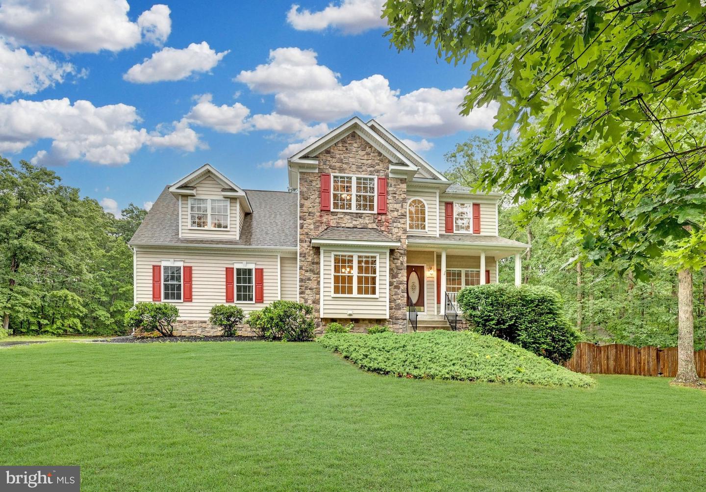 63 TOWN AND COUNTRY DR, FREDERICKSBURG, Virginia 22405, 4 Bedrooms Bedrooms, ,3 BathroomsBathrooms,Residential,For sale,63 TOWN AND COUNTRY DR,VAST2037610 MLS # VAST2037610