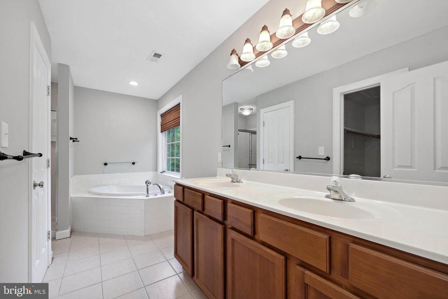 63 TOWN AND COUNTRY DR, FREDERICKSBURG, Virginia 22405, 4 Bedrooms Bedrooms, ,3 BathroomsBathrooms,Residential,For sale,63 TOWN AND COUNTRY DR,VAST2037610 MLS # VAST2037610