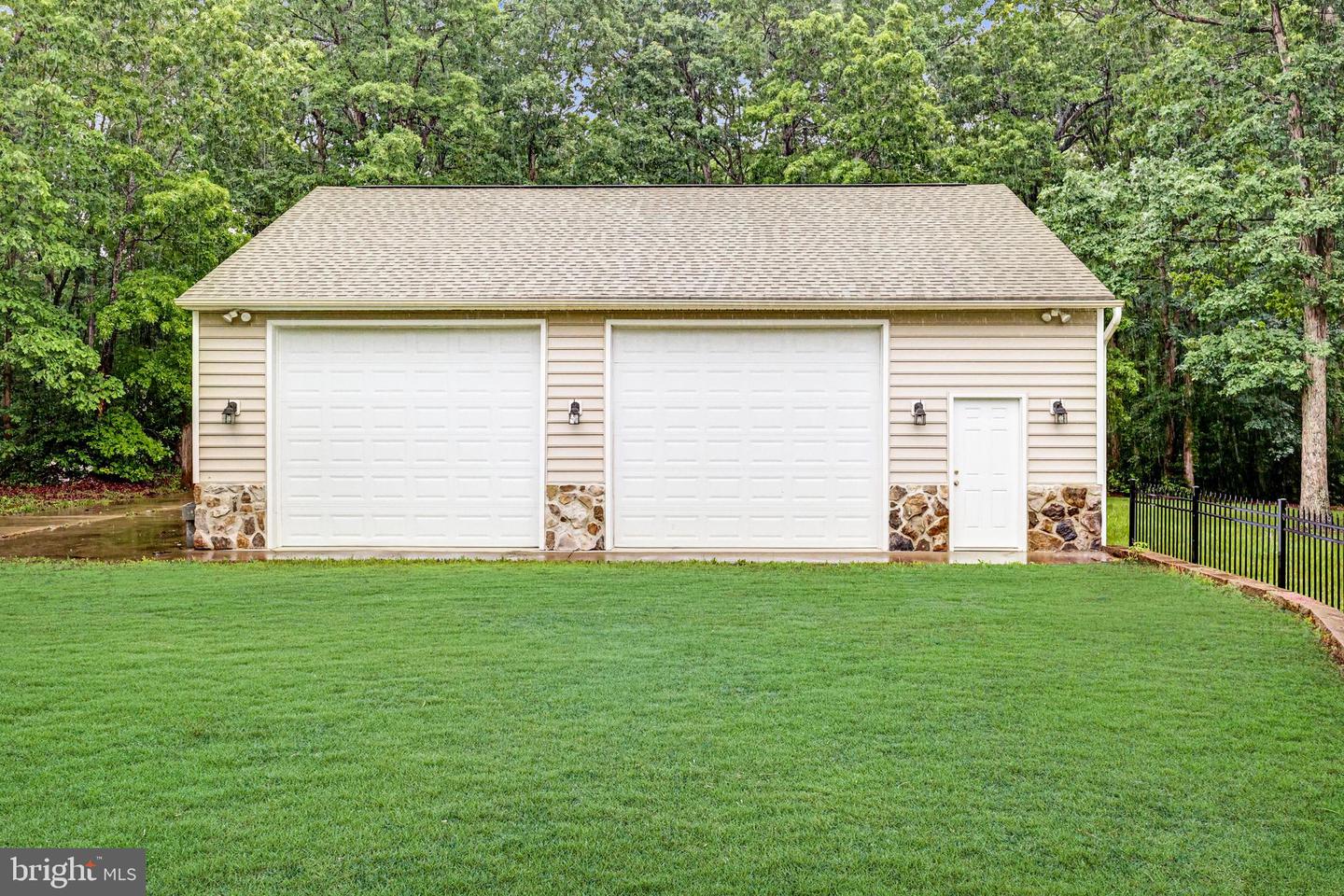63 TOWN AND COUNTRY DR, FREDERICKSBURG, Virginia 22405, 4 Bedrooms Bedrooms, ,3 BathroomsBathrooms,Residential,For sale,63 TOWN AND COUNTRY DR,VAST2037610 MLS # VAST2037610