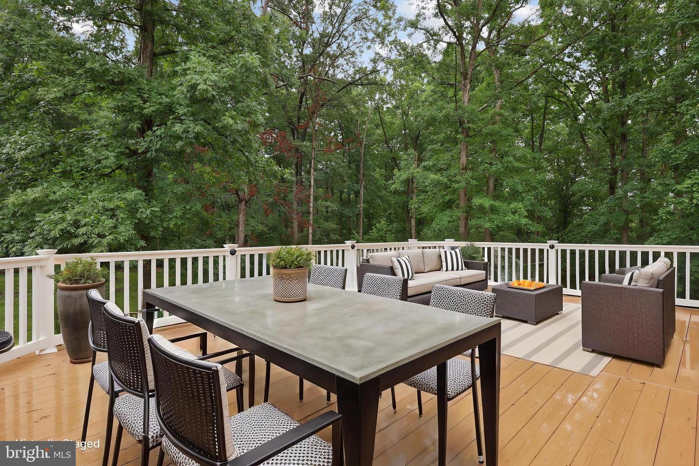 63 TOWN AND COUNTRY DR, FREDERICKSBURG, Virginia 22405, 4 Bedrooms Bedrooms, ,3 BathroomsBathrooms,Residential,For sale,63 TOWN AND COUNTRY DR,VAST2037610 MLS # VAST2037610