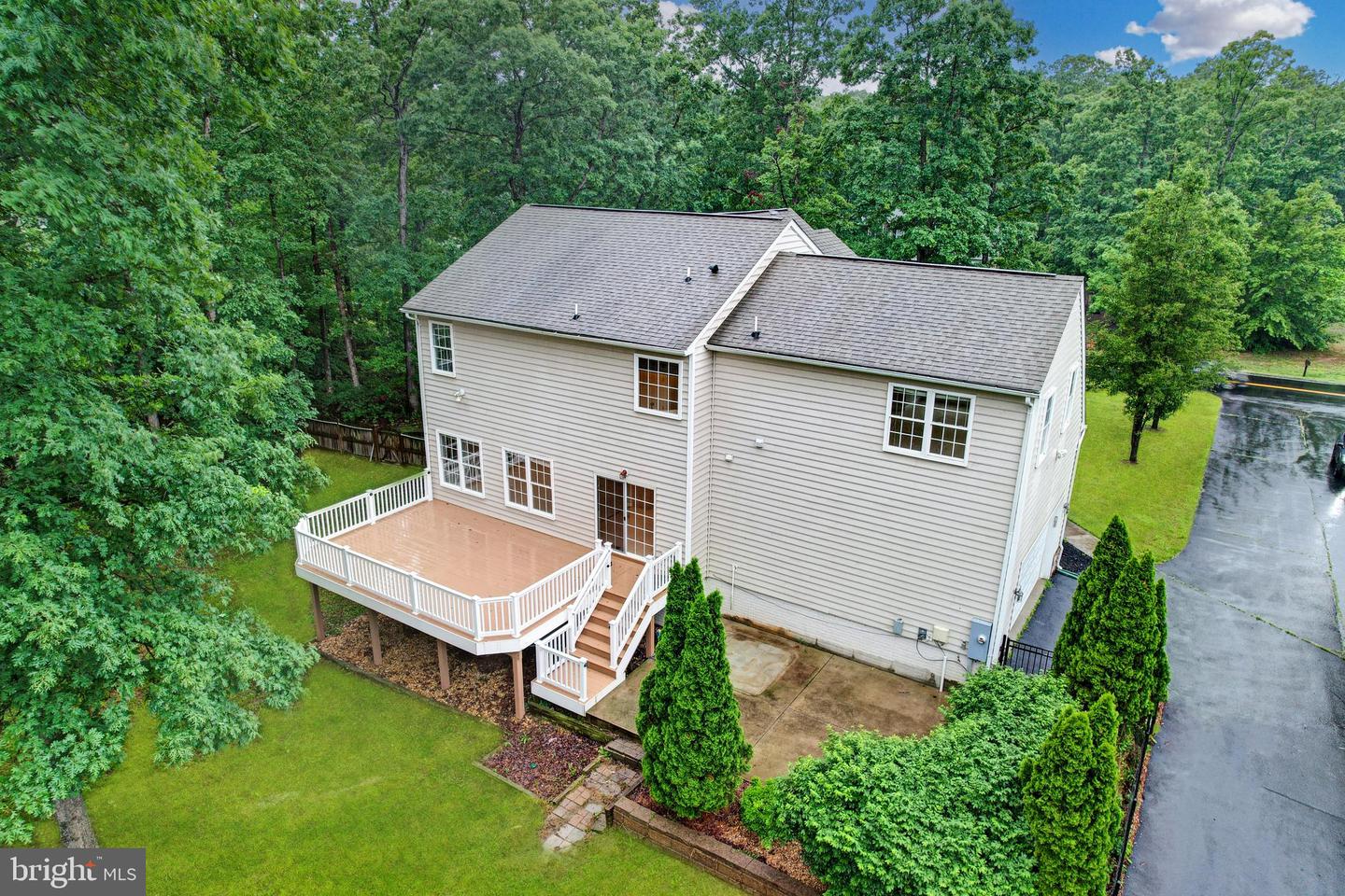 63 TOWN AND COUNTRY DR, FREDERICKSBURG, Virginia 22405, 4 Bedrooms Bedrooms, ,3 BathroomsBathrooms,Residential,For sale,63 TOWN AND COUNTRY DR,VAST2037610 MLS # VAST2037610