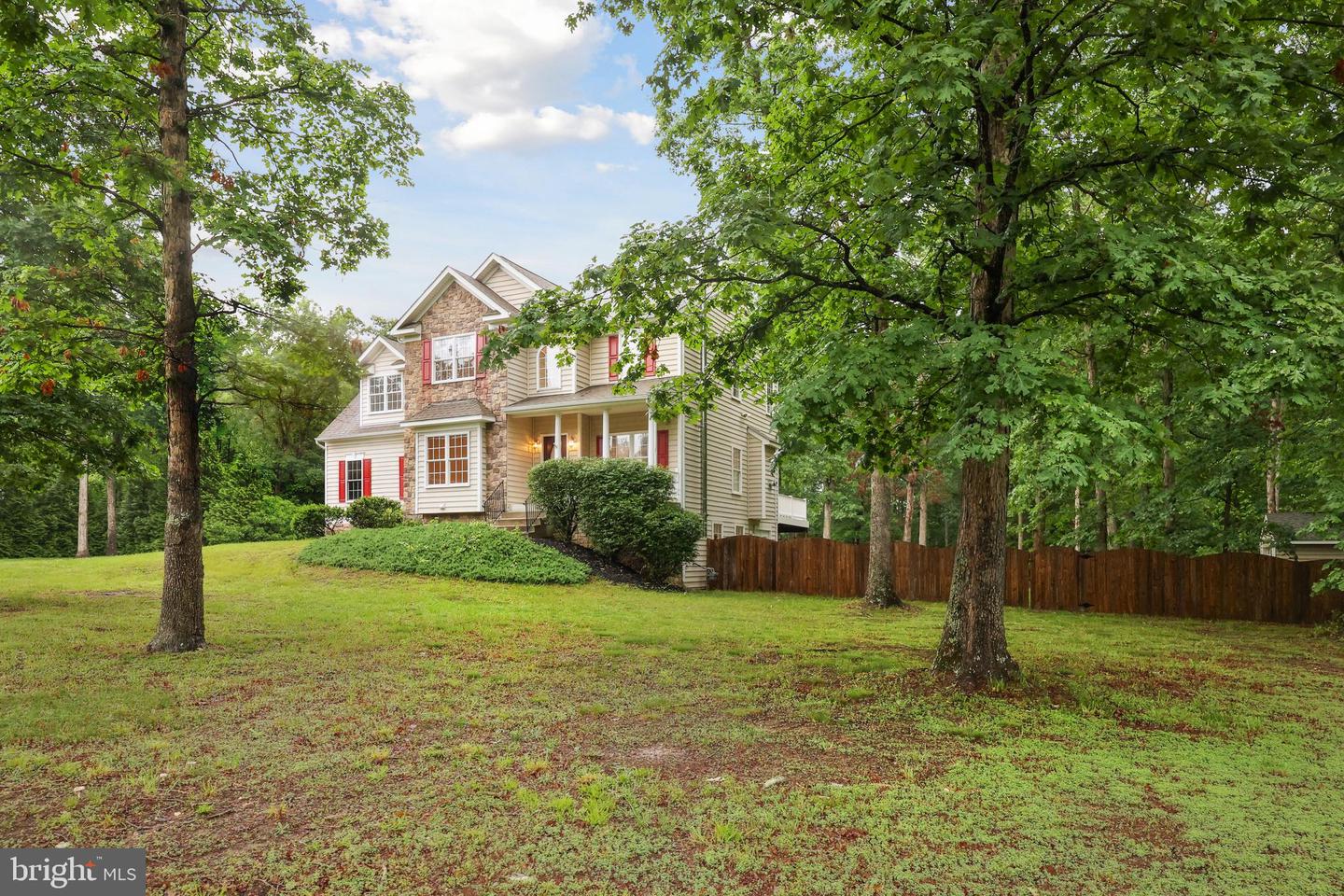 63 TOWN AND COUNTRY DR, FREDERICKSBURG, Virginia 22405, 4 Bedrooms Bedrooms, ,3 BathroomsBathrooms,Residential,For sale,63 TOWN AND COUNTRY DR,VAST2037610 MLS # VAST2037610