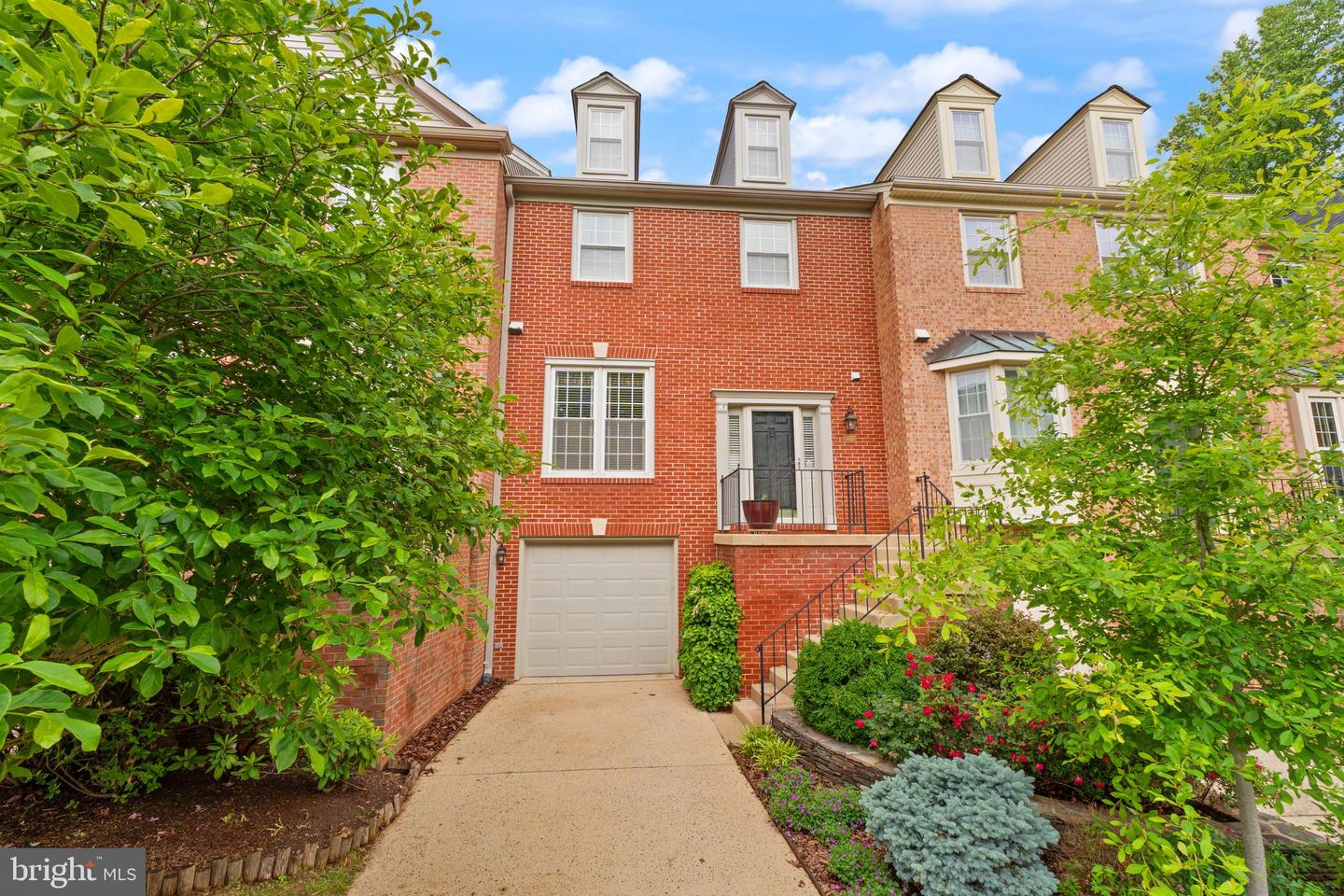 12015 JOHNS PL, FAIRFAX, Virginia 22033, 3 Bedrooms Bedrooms, ,2 BathroomsBathrooms,Residential,For sale,12015 JOHNS PL,VAFX2233590 MLS # VAFX2233590