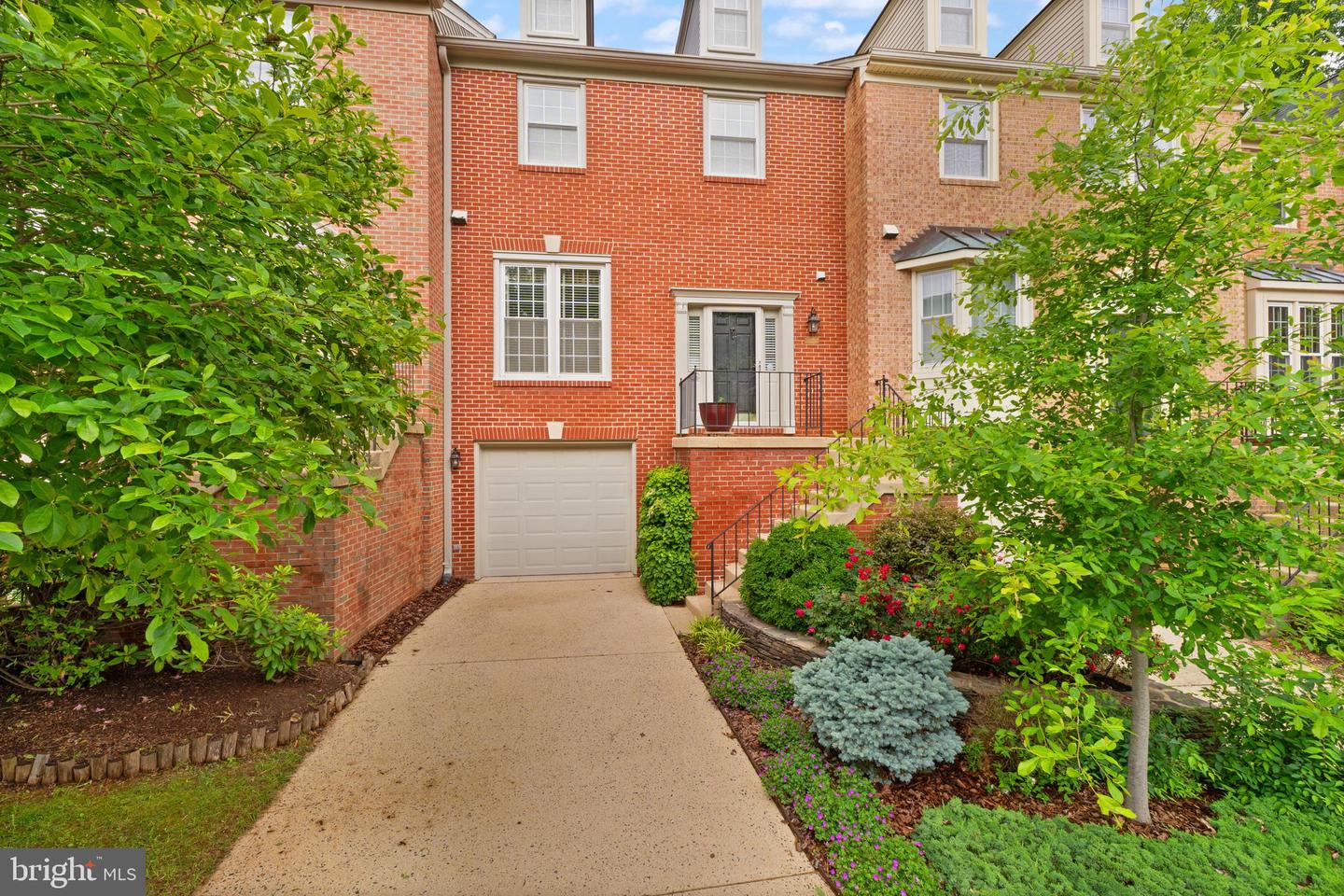12015 JOHNS PL, FAIRFAX, Virginia 22033, 3 Bedrooms Bedrooms, ,2 BathroomsBathrooms,Residential,For sale,12015 JOHNS PL,VAFX2233590 MLS # VAFX2233590