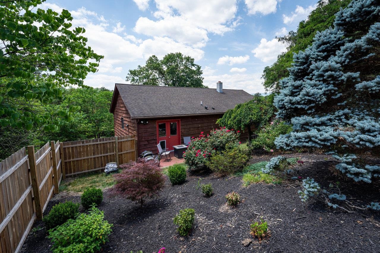 264 CEDAR LN, LURAY, Virginia 22835, 2 Bedrooms Bedrooms, ,1 BathroomBathrooms,Residential,264 CEDAR LN,664724 MLS # 664724
