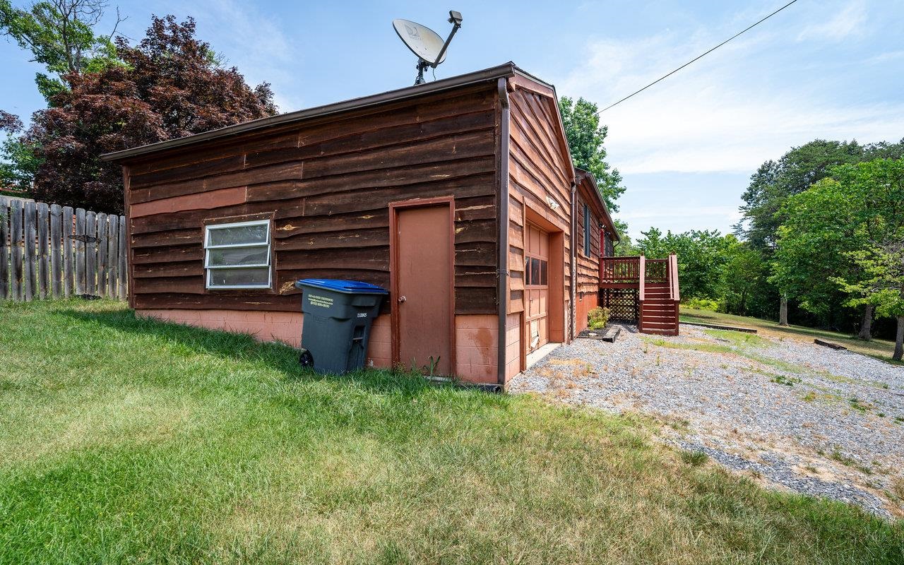 264 CEDAR LN, LURAY, Virginia 22835, 2 Bedrooms Bedrooms, ,1 BathroomBathrooms,Residential,264 CEDAR LN,664724 MLS # 664724