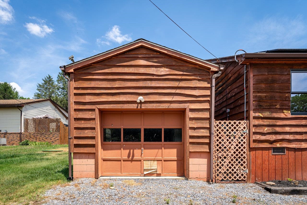 264 CEDAR LN, LURAY, Virginia 22835, 2 Bedrooms Bedrooms, ,1 BathroomBathrooms,Residential,264 CEDAR LN,664724 MLS # 664724