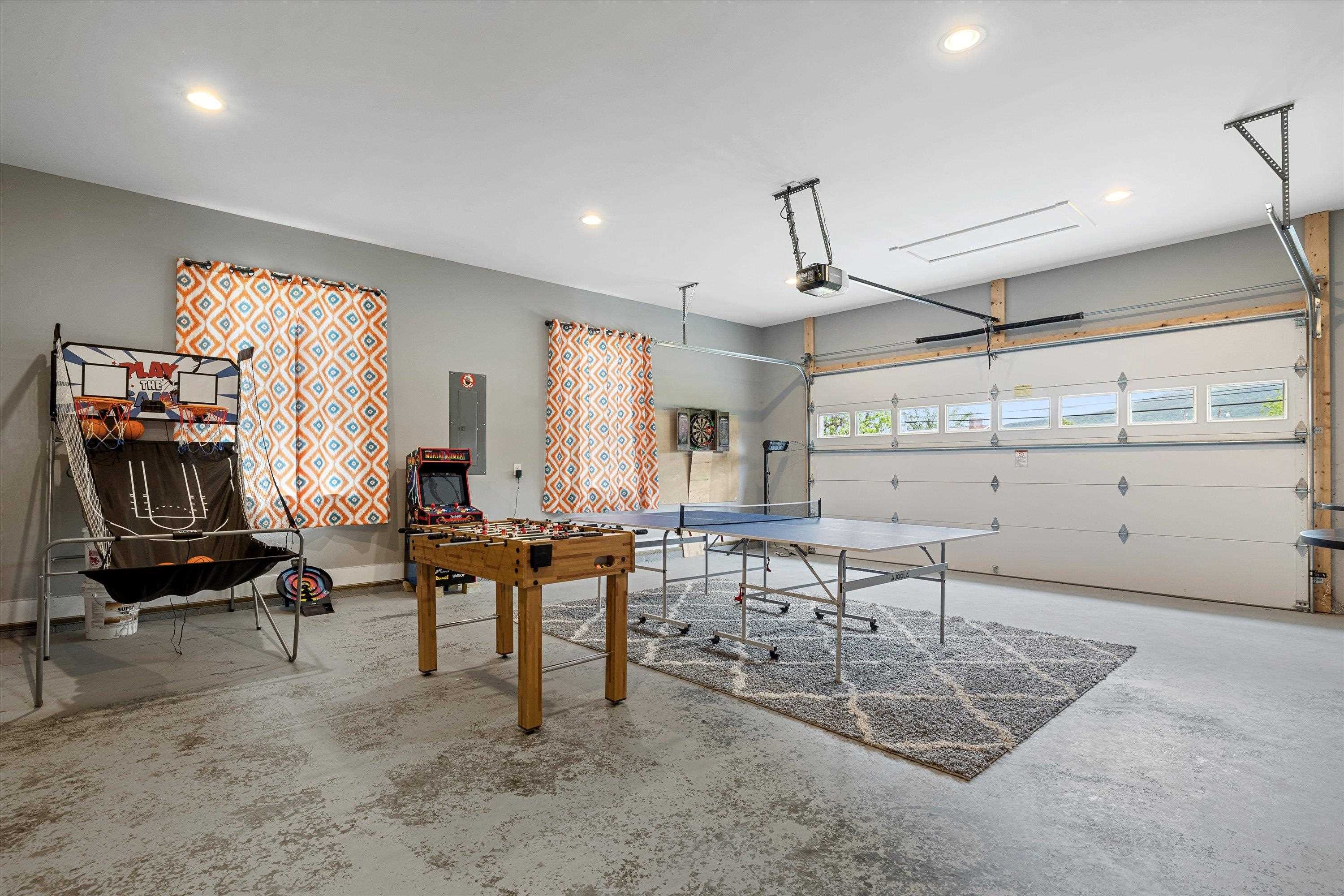 9242 MCGAHEYSVILLE RD, MCGAHEYSVILLE, Virginia 22840, 3 Bedrooms Bedrooms, ,2 BathroomsBathrooms,Residential,9242 MCGAHEYSVILLE RD,664726 MLS # 664726