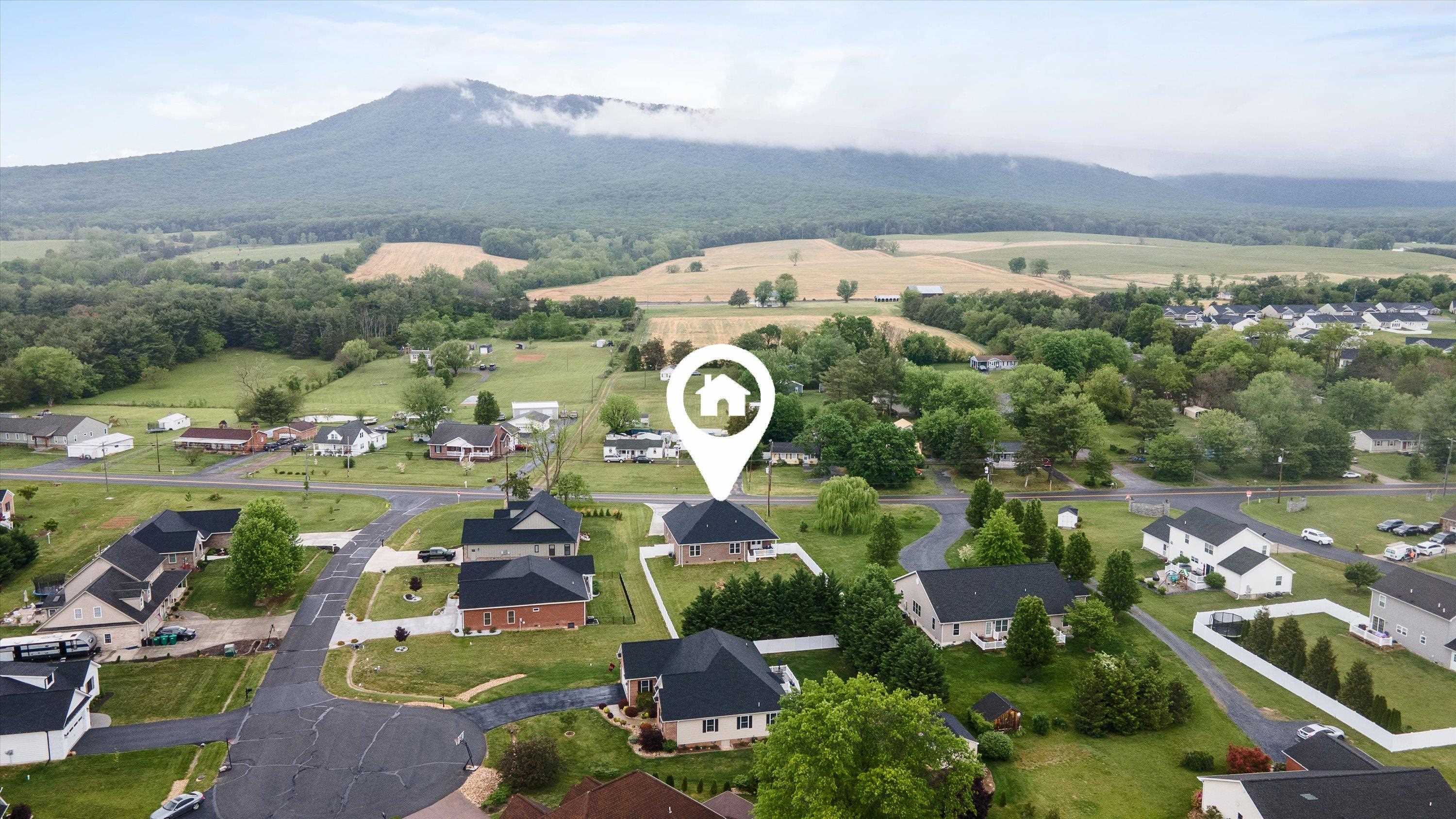 9242 MCGAHEYSVILLE RD, MCGAHEYSVILLE, Virginia 22840, 3 Bedrooms Bedrooms, ,2 BathroomsBathrooms,Residential,9242 MCGAHEYSVILLE RD,664726 MLS # 664726