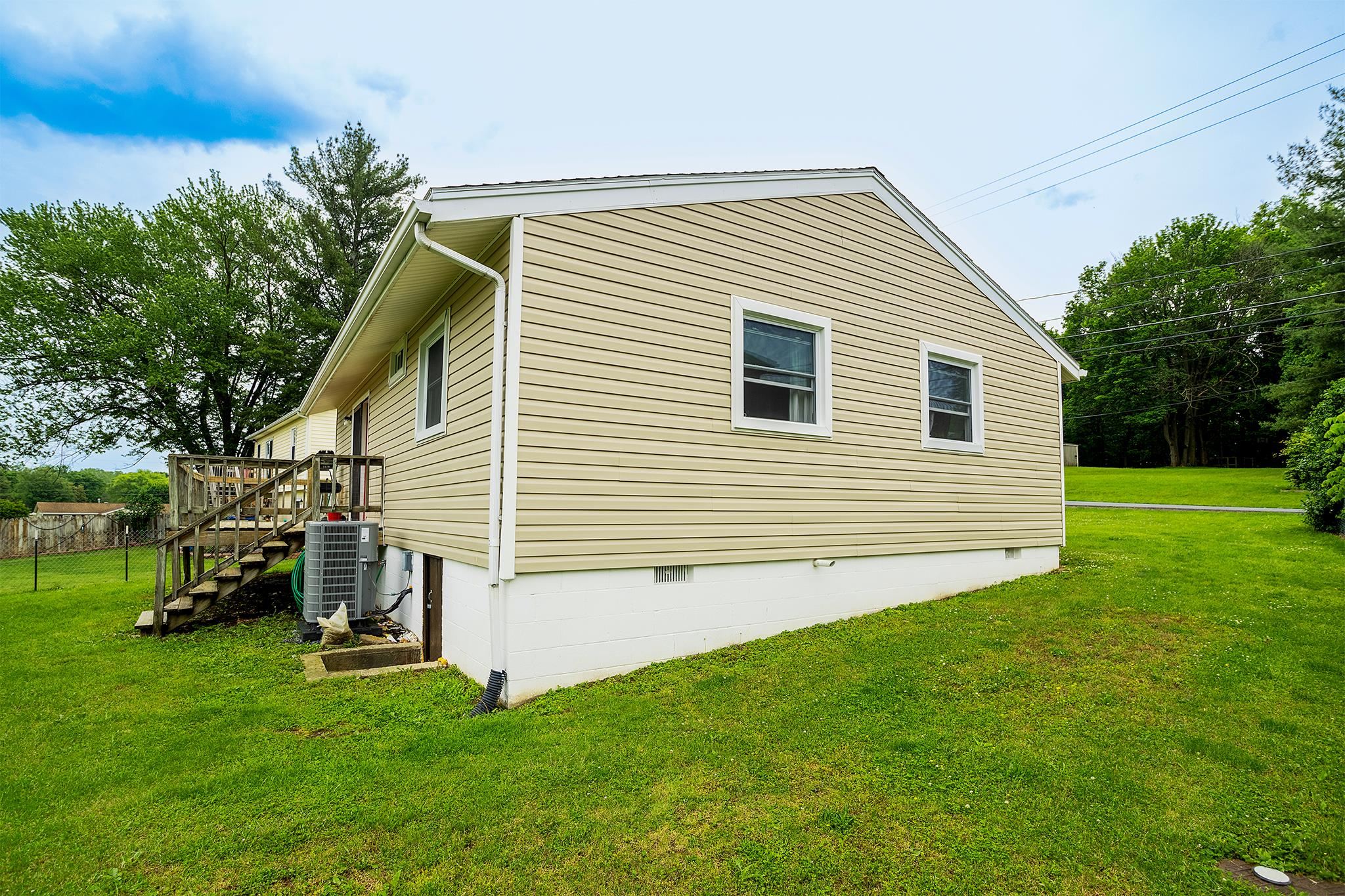 189 MAPLE AVE, TIMBERVILLE, Virginia 22853, 3 Bedrooms Bedrooms, ,1 BathroomBathrooms,Residential,189 MAPLE AVE,664736 MLS # 664736