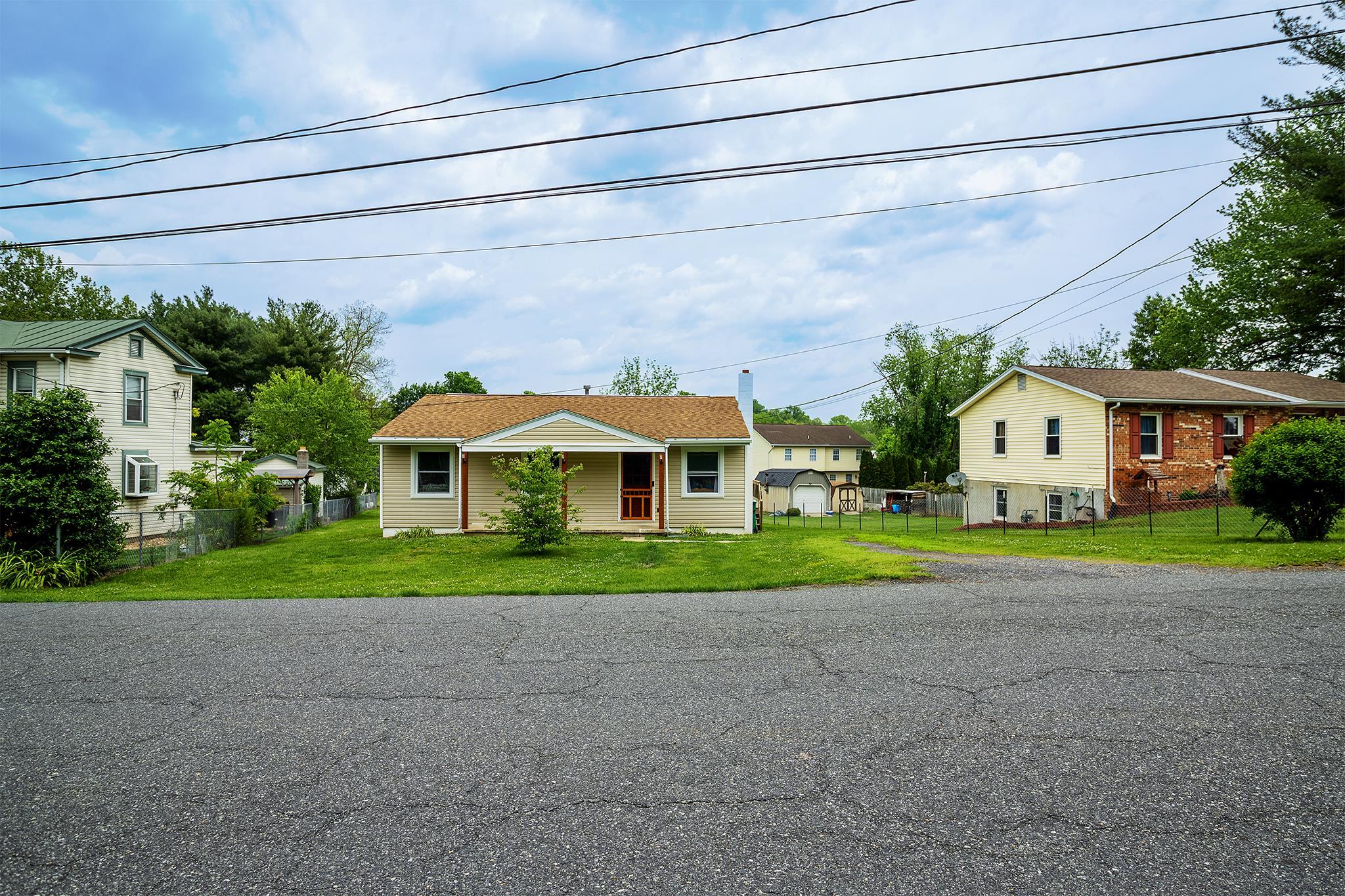 189 MAPLE AVE, TIMBERVILLE, Virginia 22853, 3 Bedrooms Bedrooms, ,1 BathroomBathrooms,Residential,189 MAPLE AVE,664736 MLS # 664736