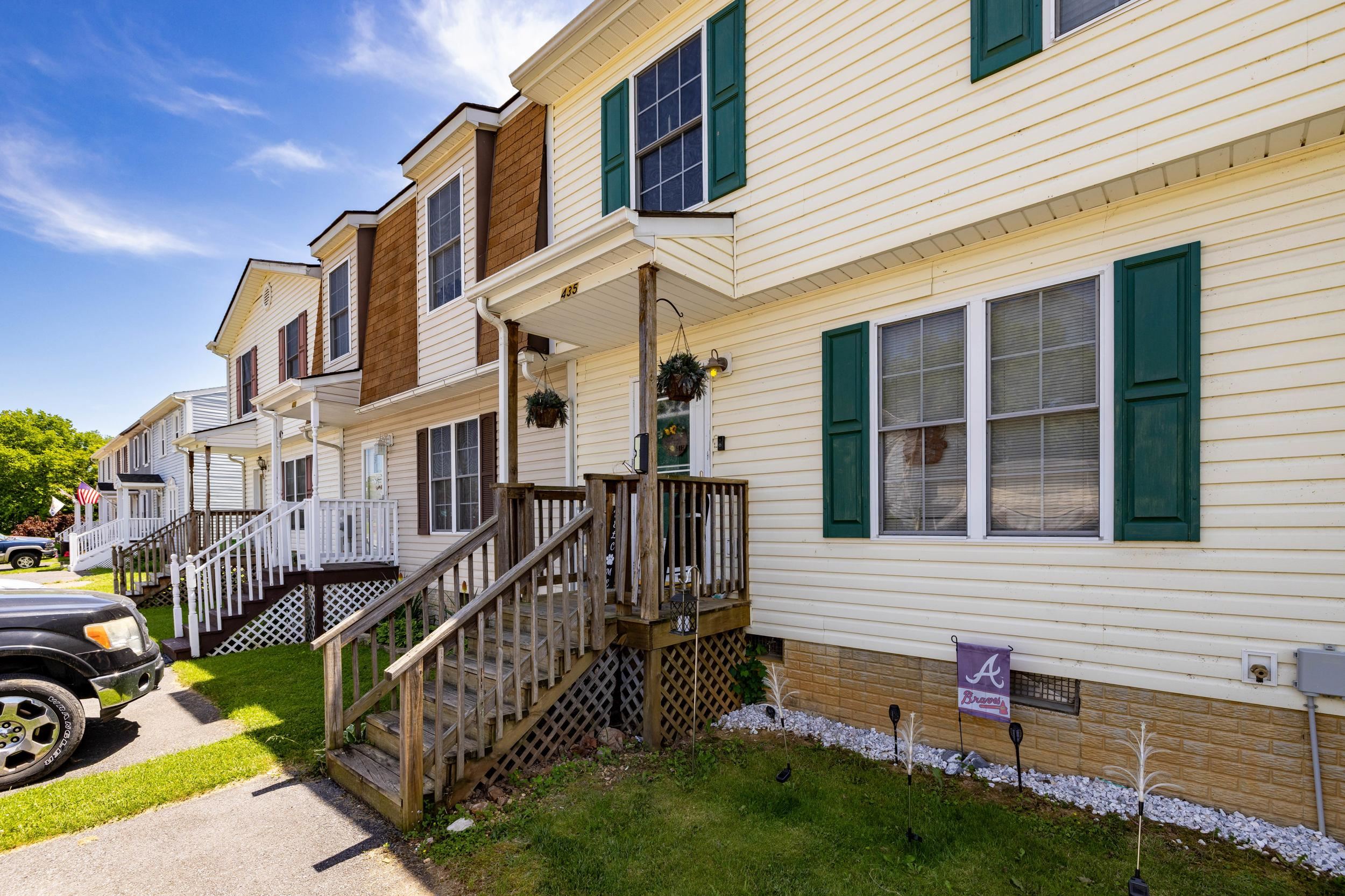 435 WIRT AVE, ELKTON, Virginia 22827, 3 Bedrooms Bedrooms, ,2 BathroomsBathrooms,Residential,435 WIRT AVE,664738 MLS # 664738
