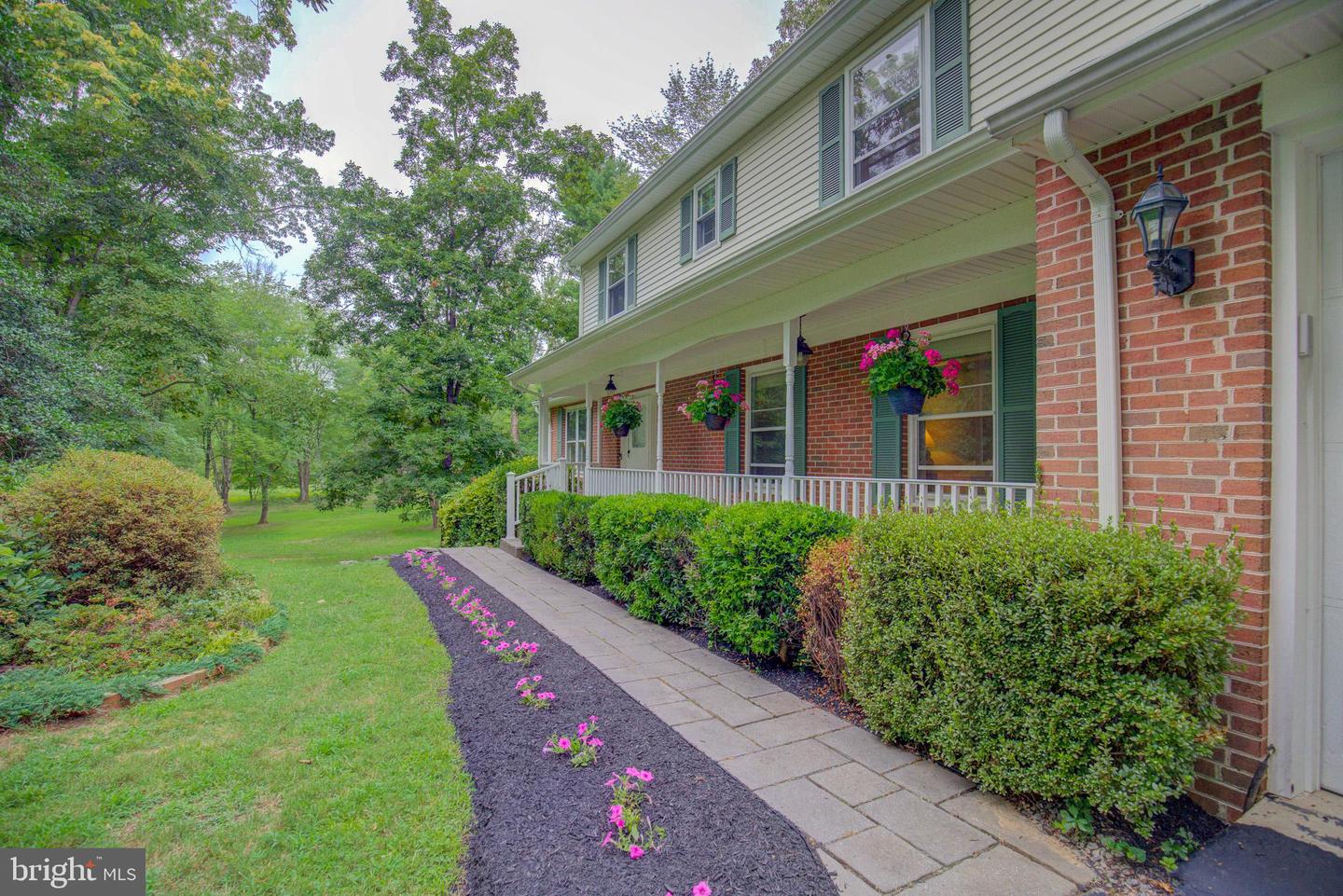 8154 BLANDSFORD DR, MANASSAS, Virginia 20111, 4 Bedrooms Bedrooms, ,2 BathroomsBathrooms,Residential,For sale,8154 BLANDSFORD DR,VAPW2092160 MLS # VAPW2092160