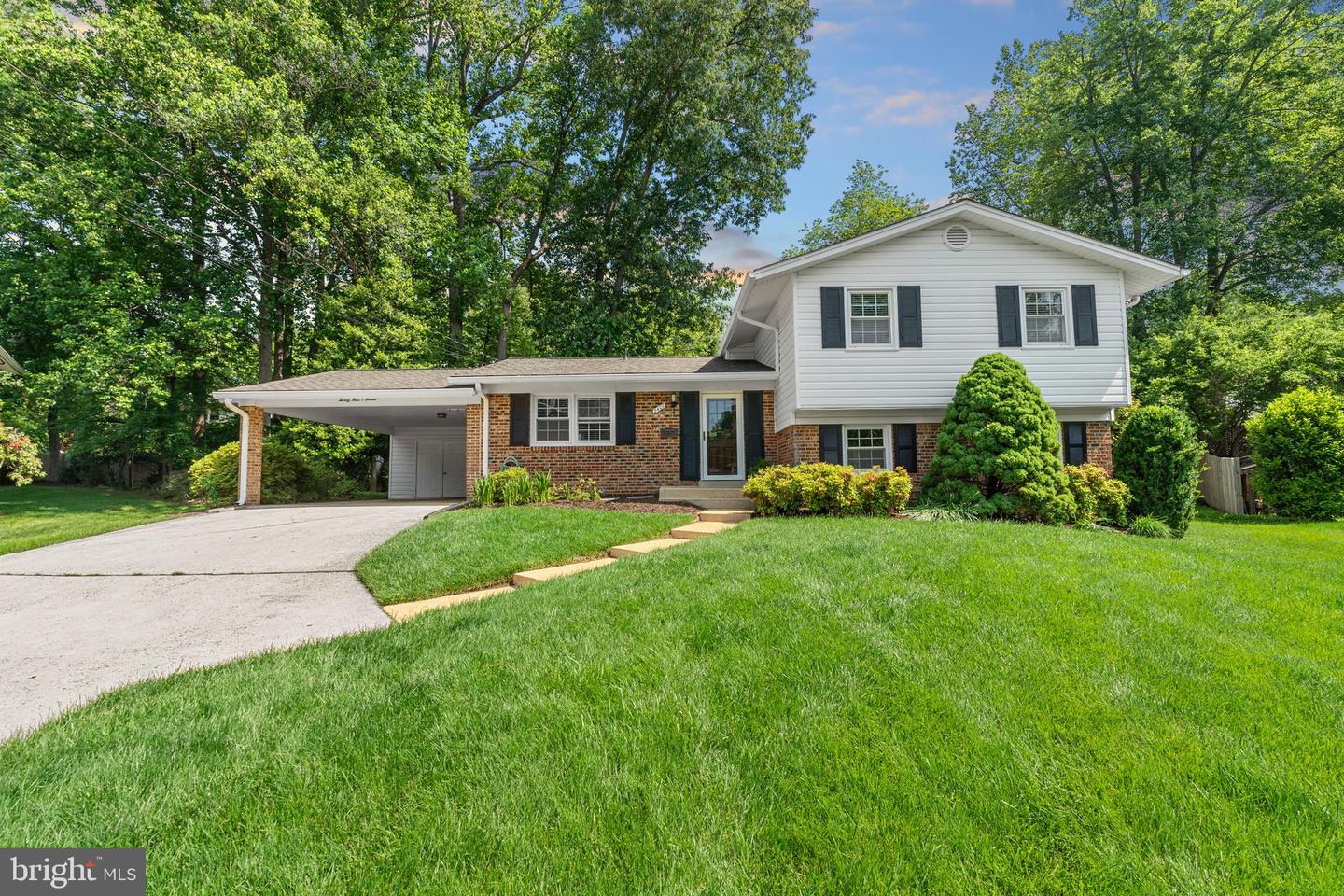 2407 GARNETT CT, VIENNA, Virginia 22180, 5 Bedrooms Bedrooms, ,2 BathroomsBathrooms,Residential,For sale,2407 GARNETT CT,VAFX2234908 MLS # VAFX2234908
