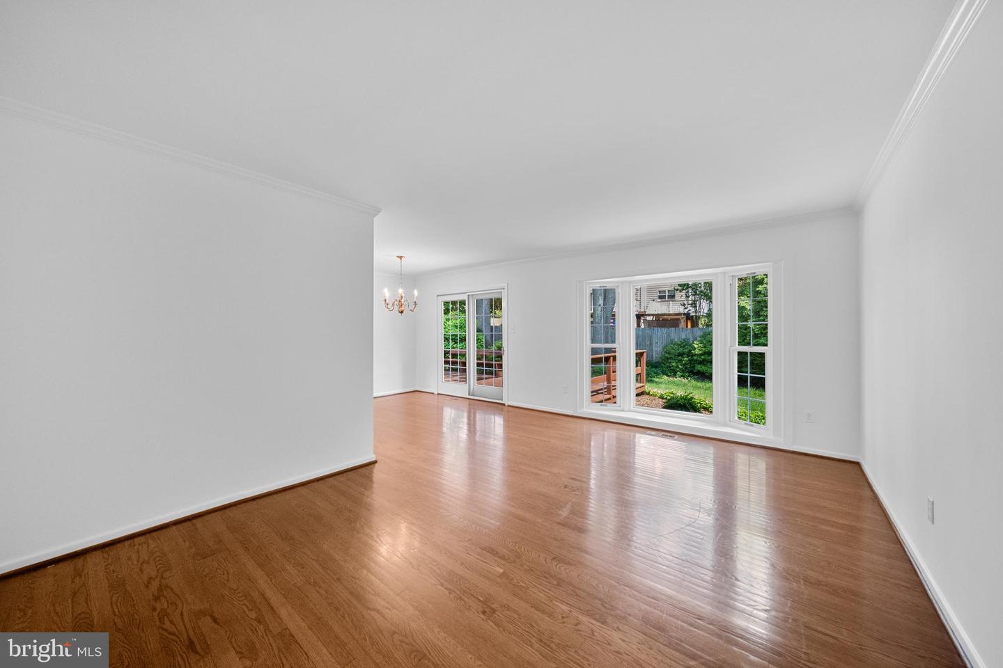 2407 GARNETT CT, VIENNA, Virginia 22180, 5 Bedrooms Bedrooms, ,2 BathroomsBathrooms,Residential,For sale,2407 GARNETT CT,VAFX2234908 MLS # VAFX2234908