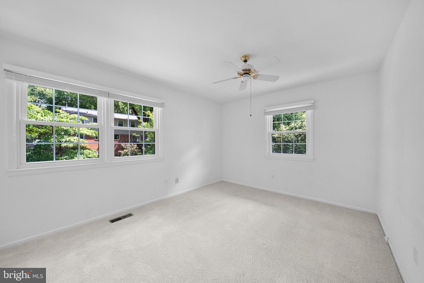 2407 GARNETT CT, VIENNA, Virginia 22180, 5 Bedrooms Bedrooms, ,2 BathroomsBathrooms,Residential,For sale,2407 GARNETT CT,VAFX2234908 MLS # VAFX2234908