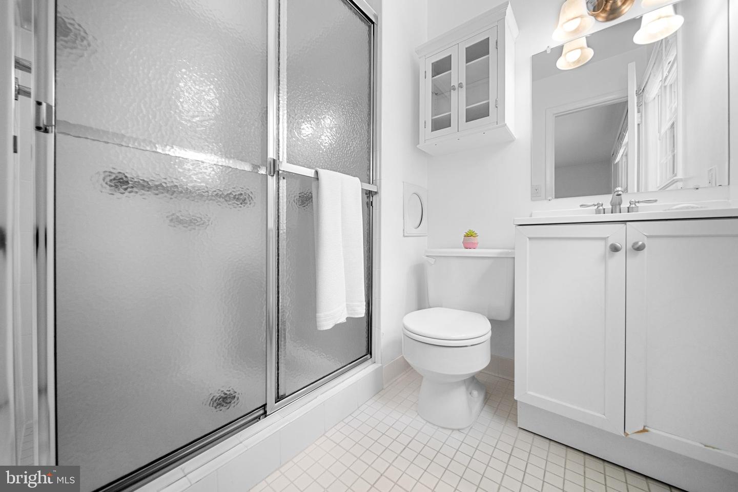 2407 GARNETT CT, VIENNA, Virginia 22180, 5 Bedrooms Bedrooms, ,2 BathroomsBathrooms,Residential,For sale,2407 GARNETT CT,VAFX2234908 MLS # VAFX2234908