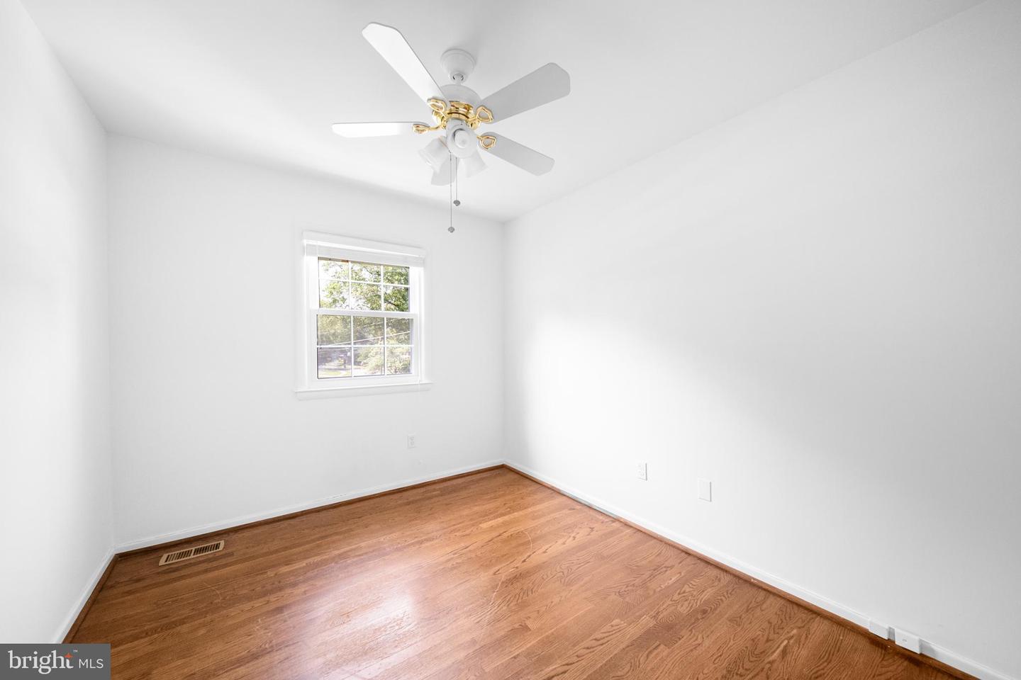 2407 GARNETT CT, VIENNA, Virginia 22180, 5 Bedrooms Bedrooms, ,2 BathroomsBathrooms,Residential,For sale,2407 GARNETT CT,VAFX2234908 MLS # VAFX2234908