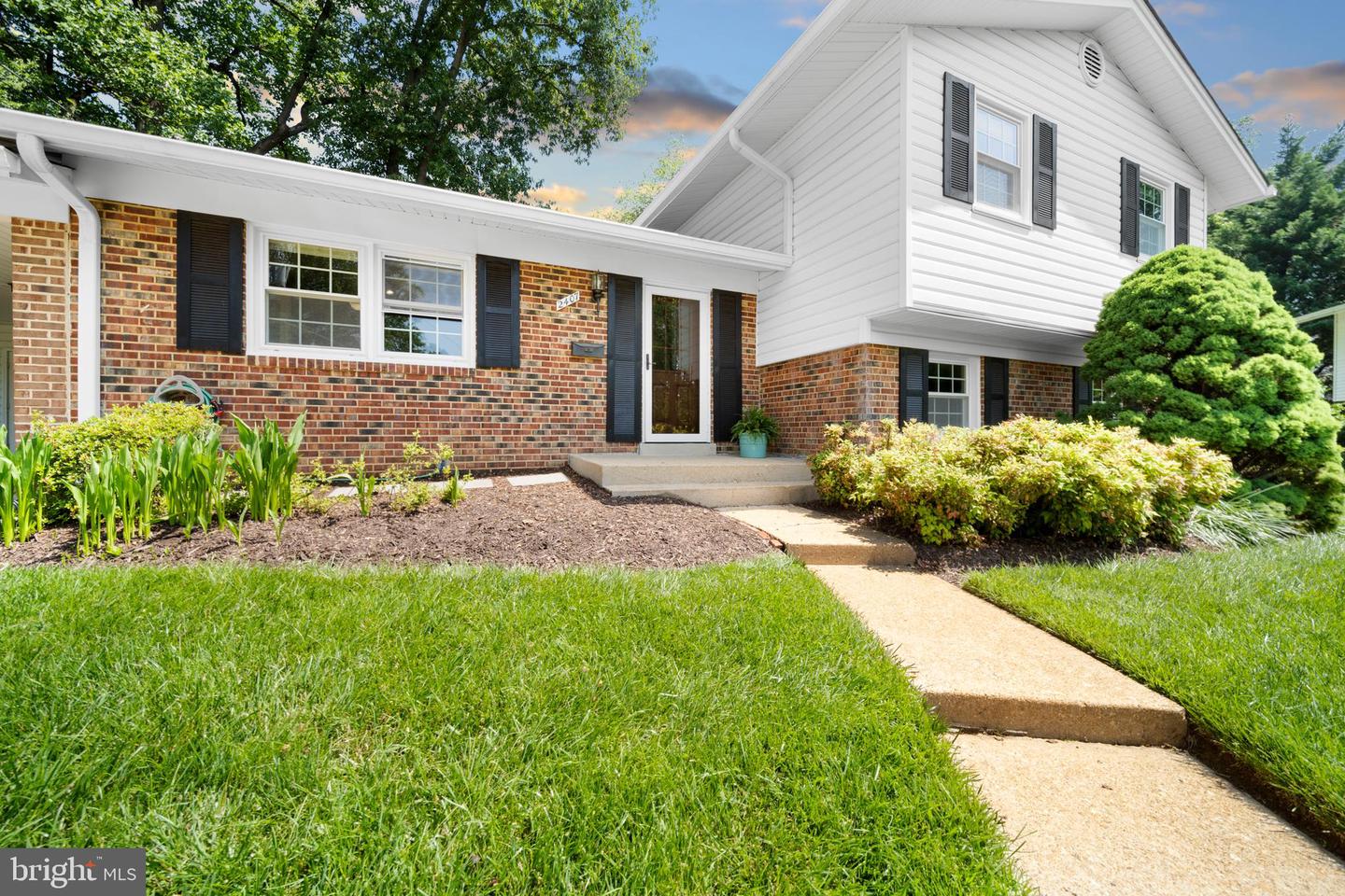 2407 GARNETT CT, VIENNA, Virginia 22180, 5 Bedrooms Bedrooms, ,2 BathroomsBathrooms,Residential,For sale,2407 GARNETT CT,VAFX2234908 MLS # VAFX2234908
