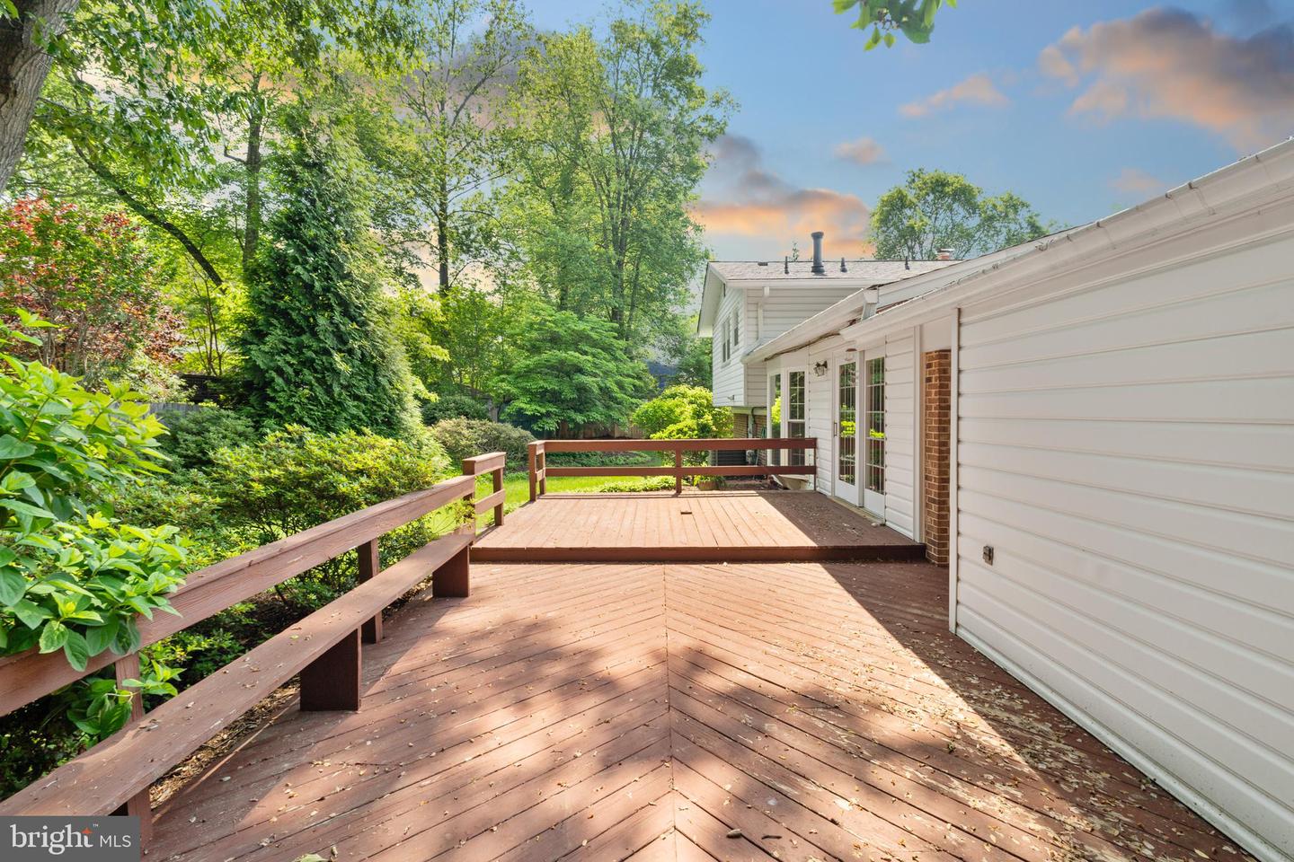 2407 GARNETT CT, VIENNA, Virginia 22180, 5 Bedrooms Bedrooms, ,2 BathroomsBathrooms,Residential,For sale,2407 GARNETT CT,VAFX2234908 MLS # VAFX2234908