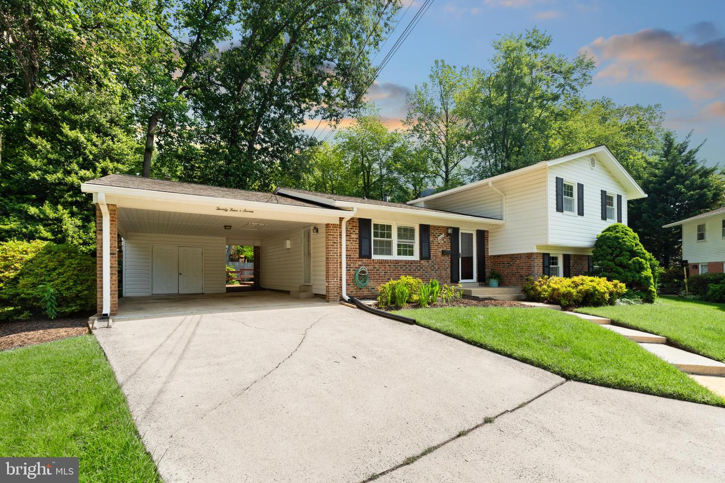 2407 GARNETT CT, VIENNA, Virginia 22180, 5 Bedrooms Bedrooms, ,2 BathroomsBathrooms,Residential,For sale,2407 GARNETT CT,VAFX2234908 MLS # VAFX2234908