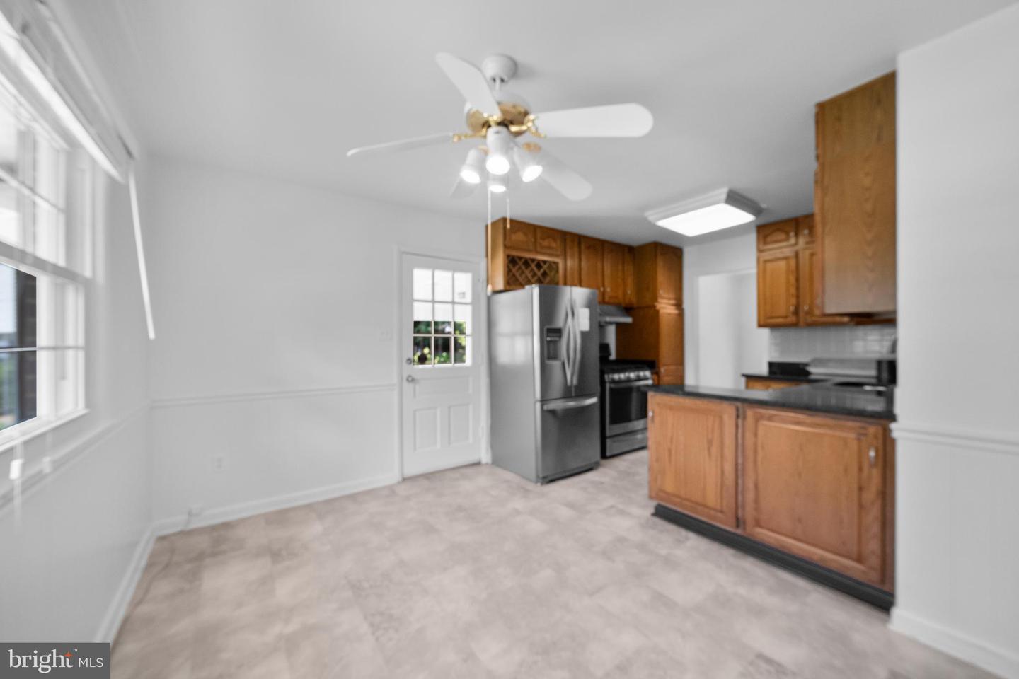 2407 GARNETT CT, VIENNA, Virginia 22180, 5 Bedrooms Bedrooms, ,2 BathroomsBathrooms,Residential,For sale,2407 GARNETT CT,VAFX2234908 MLS # VAFX2234908
