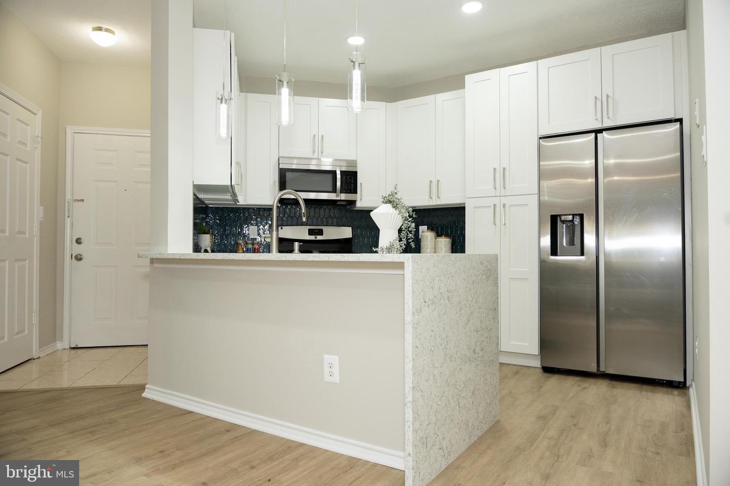 4401 SEDGEHURST DR #204, FAIRFAX, Virginia 22033, 2 Bedrooms Bedrooms, ,2 BathroomsBathrooms,Residential,For sale,4401 SEDGEHURST DR #204,VAFX2235234 MLS # VAFX2235234