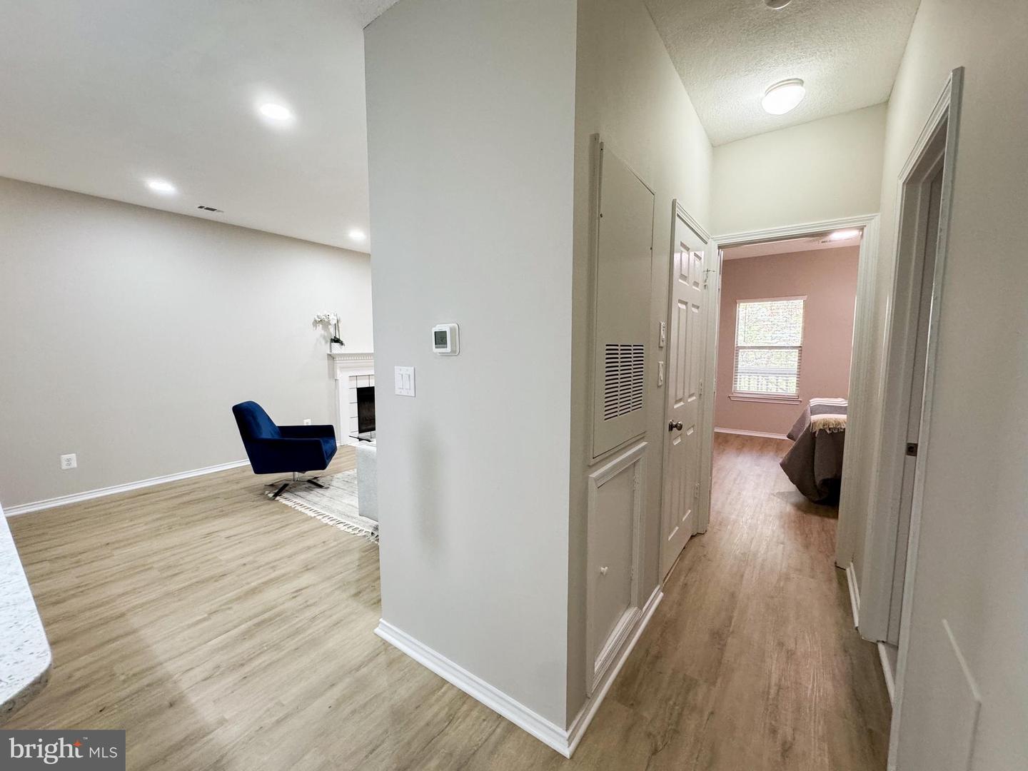 4401 SEDGEHURST DR #204, FAIRFAX, Virginia 22033, 2 Bedrooms Bedrooms, ,2 BathroomsBathrooms,Residential,For sale,4401 SEDGEHURST DR #204,VAFX2235234 MLS # VAFX2235234