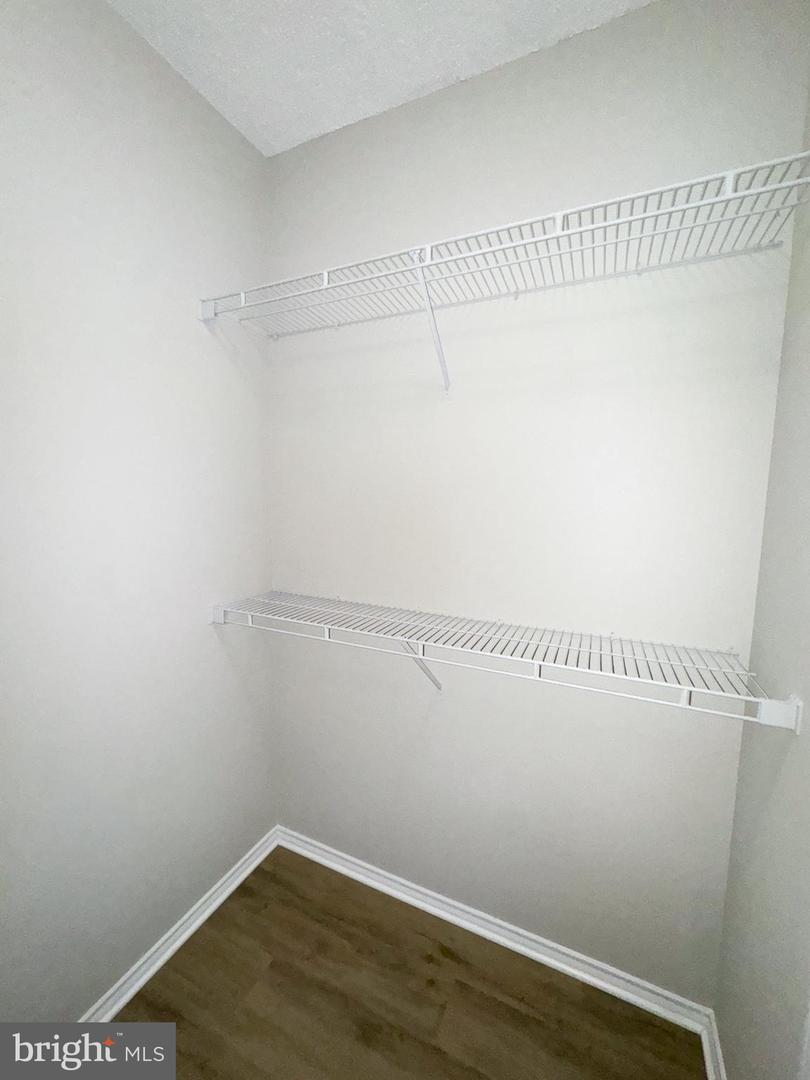 4401 SEDGEHURST DR #204, FAIRFAX, Virginia 22033, 2 Bedrooms Bedrooms, ,2 BathroomsBathrooms,Residential,For sale,4401 SEDGEHURST DR #204,VAFX2235234 MLS # VAFX2235234