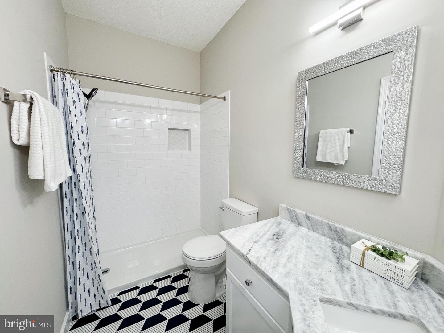 4401 SEDGEHURST DR #204, FAIRFAX, Virginia 22033, 2 Bedrooms Bedrooms, ,2 BathroomsBathrooms,Residential,For sale,4401 SEDGEHURST DR #204,VAFX2235234 MLS # VAFX2235234