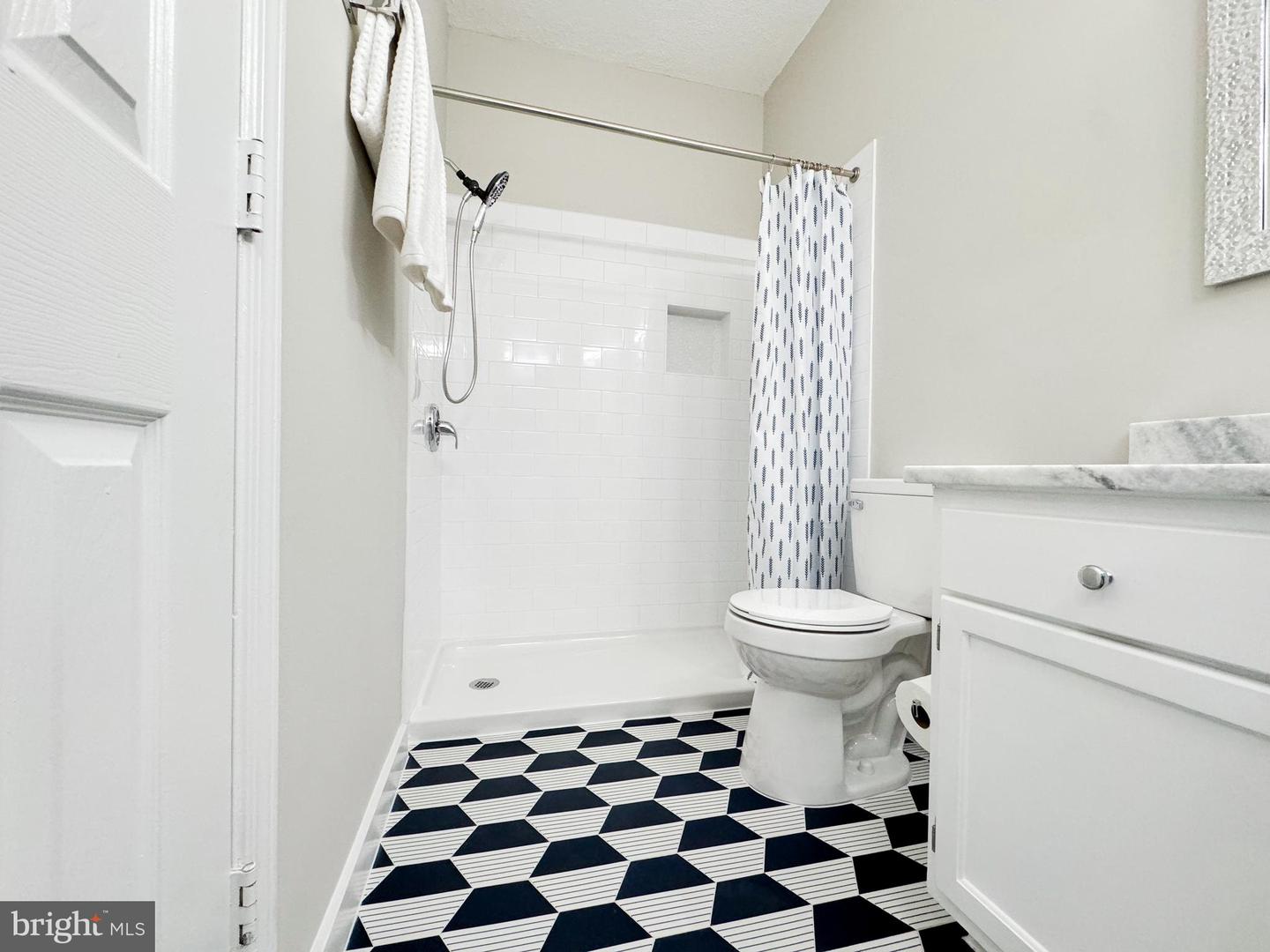4401 SEDGEHURST DR #204, FAIRFAX, Virginia 22033, 2 Bedrooms Bedrooms, ,2 BathroomsBathrooms,Residential,For sale,4401 SEDGEHURST DR #204,VAFX2235234 MLS # VAFX2235234