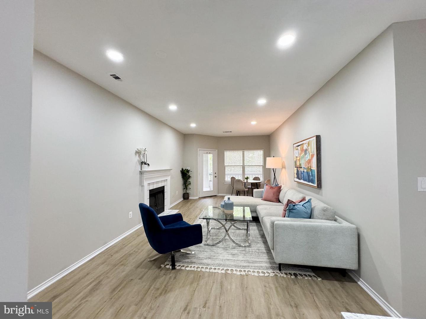 4401 SEDGEHURST DR #204, FAIRFAX, Virginia 22033, 2 Bedrooms Bedrooms, ,2 BathroomsBathrooms,Residential,For sale,4401 SEDGEHURST DR #204,VAFX2235234 MLS # VAFX2235234