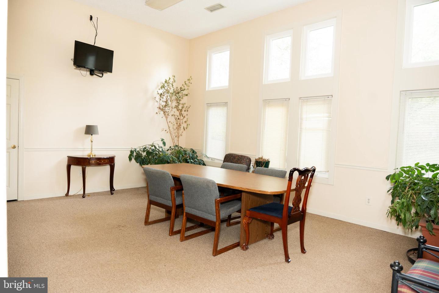 4401 SEDGEHURST DR #204, FAIRFAX, Virginia 22033, 2 Bedrooms Bedrooms, ,2 BathroomsBathrooms,Residential,For sale,4401 SEDGEHURST DR #204,VAFX2235234 MLS # VAFX2235234