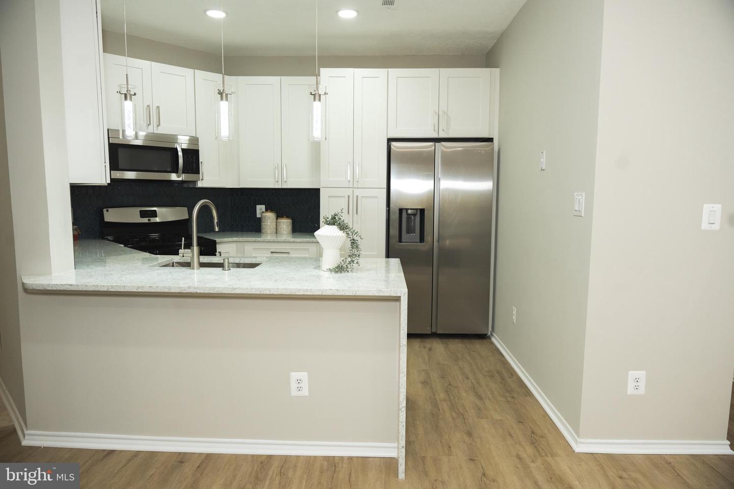 4401 SEDGEHURST DR #204, FAIRFAX, Virginia 22033, 2 Bedrooms Bedrooms, ,2 BathroomsBathrooms,Residential,For sale,4401 SEDGEHURST DR #204,VAFX2235234 MLS # VAFX2235234