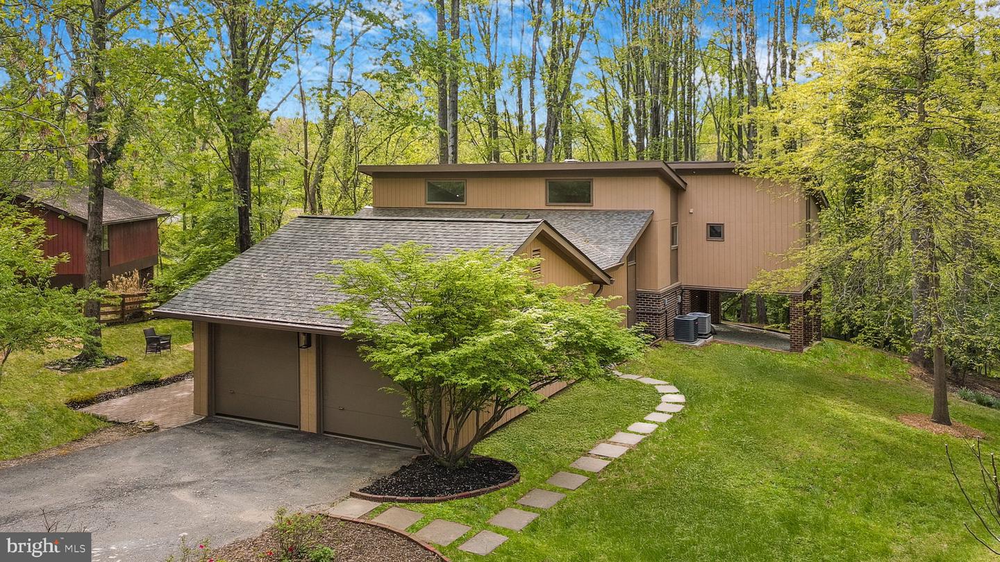 2304 NOVEMBER LN, RESTON, Virginia 20191, 4 Bedrooms Bedrooms, ,3 BathroomsBathrooms,Residential,For sale,2304 NOVEMBER LN,VAFX2235444 MLS # VAFX2235444