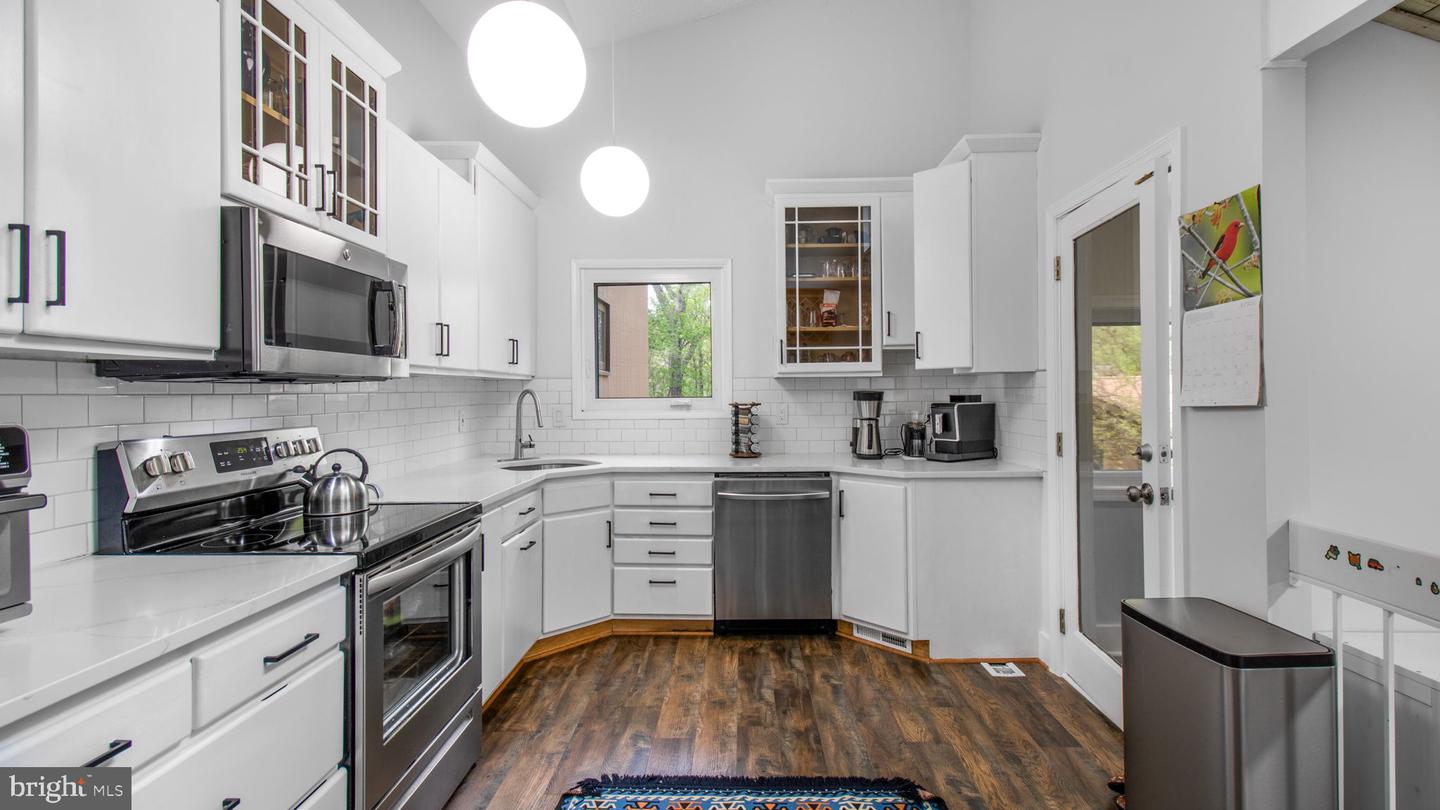 2304 NOVEMBER LN, RESTON, Virginia 20191, 4 Bedrooms Bedrooms, ,3 BathroomsBathrooms,Residential,For sale,2304 NOVEMBER LN,VAFX2235444 MLS # VAFX2235444