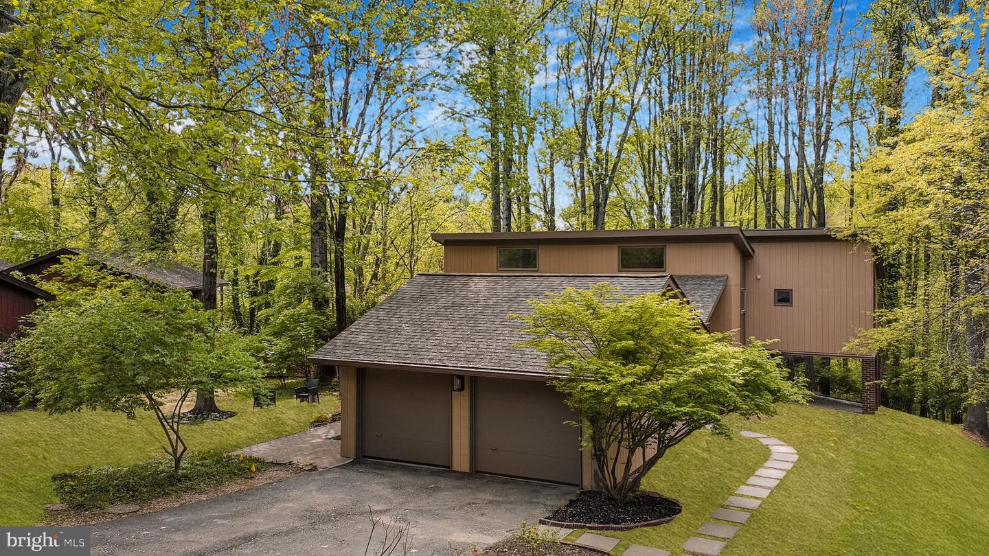 2304 NOVEMBER LN, RESTON, Virginia 20191, 4 Bedrooms Bedrooms, ,3 BathroomsBathrooms,Residential,For sale,2304 NOVEMBER LN,VAFX2235444 MLS # VAFX2235444