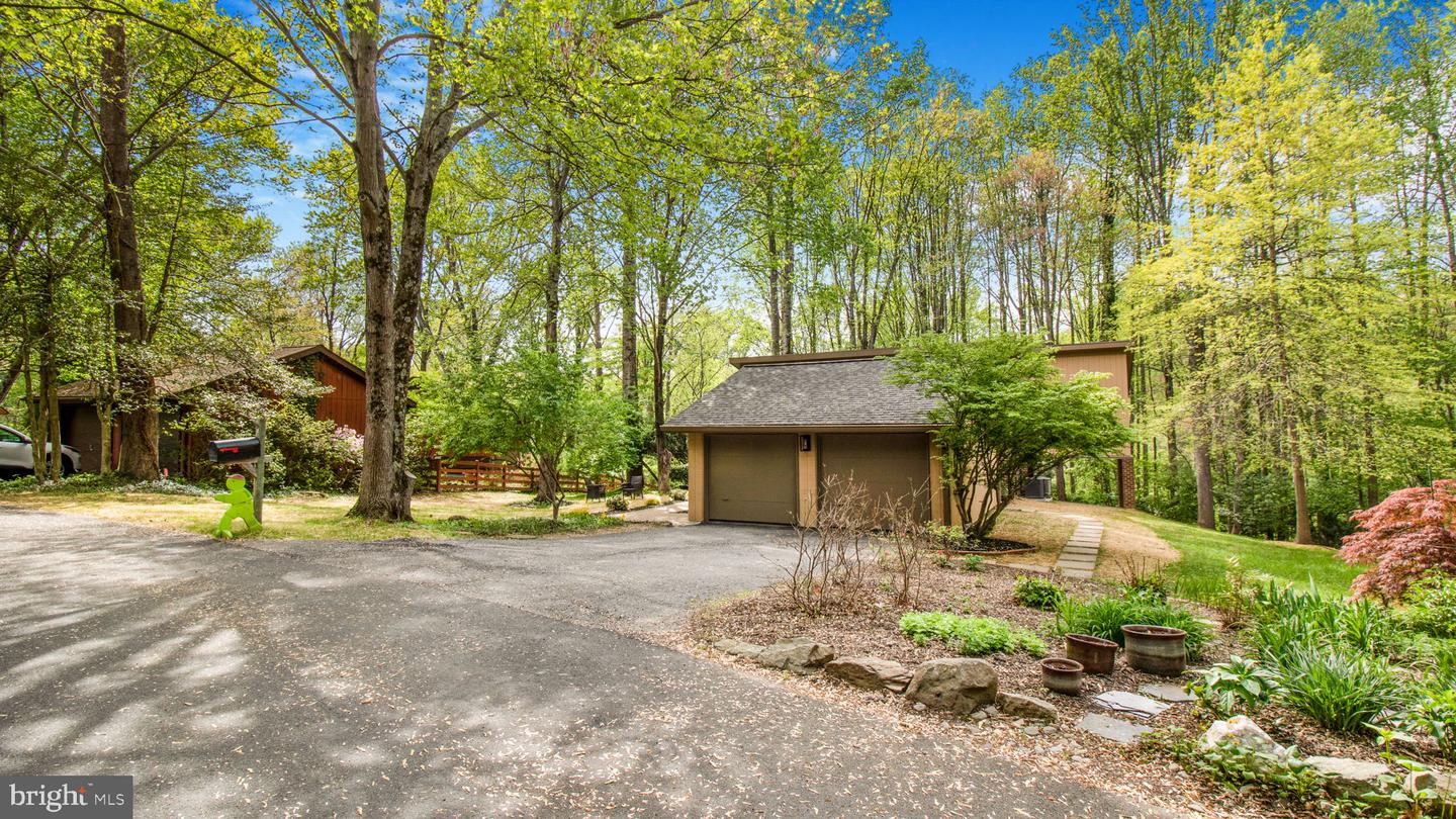 2304 NOVEMBER LN, RESTON, Virginia 20191, 4 Bedrooms Bedrooms, ,3 BathroomsBathrooms,Residential,For sale,2304 NOVEMBER LN,VAFX2235444 MLS # VAFX2235444
