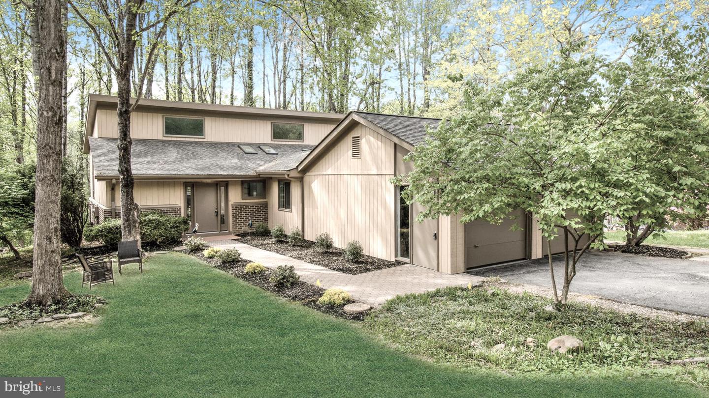 2304 NOVEMBER LN, RESTON, Virginia 20191, 4 Bedrooms Bedrooms, ,3 BathroomsBathrooms,Residential,For sale,2304 NOVEMBER LN,VAFX2235444 MLS # VAFX2235444