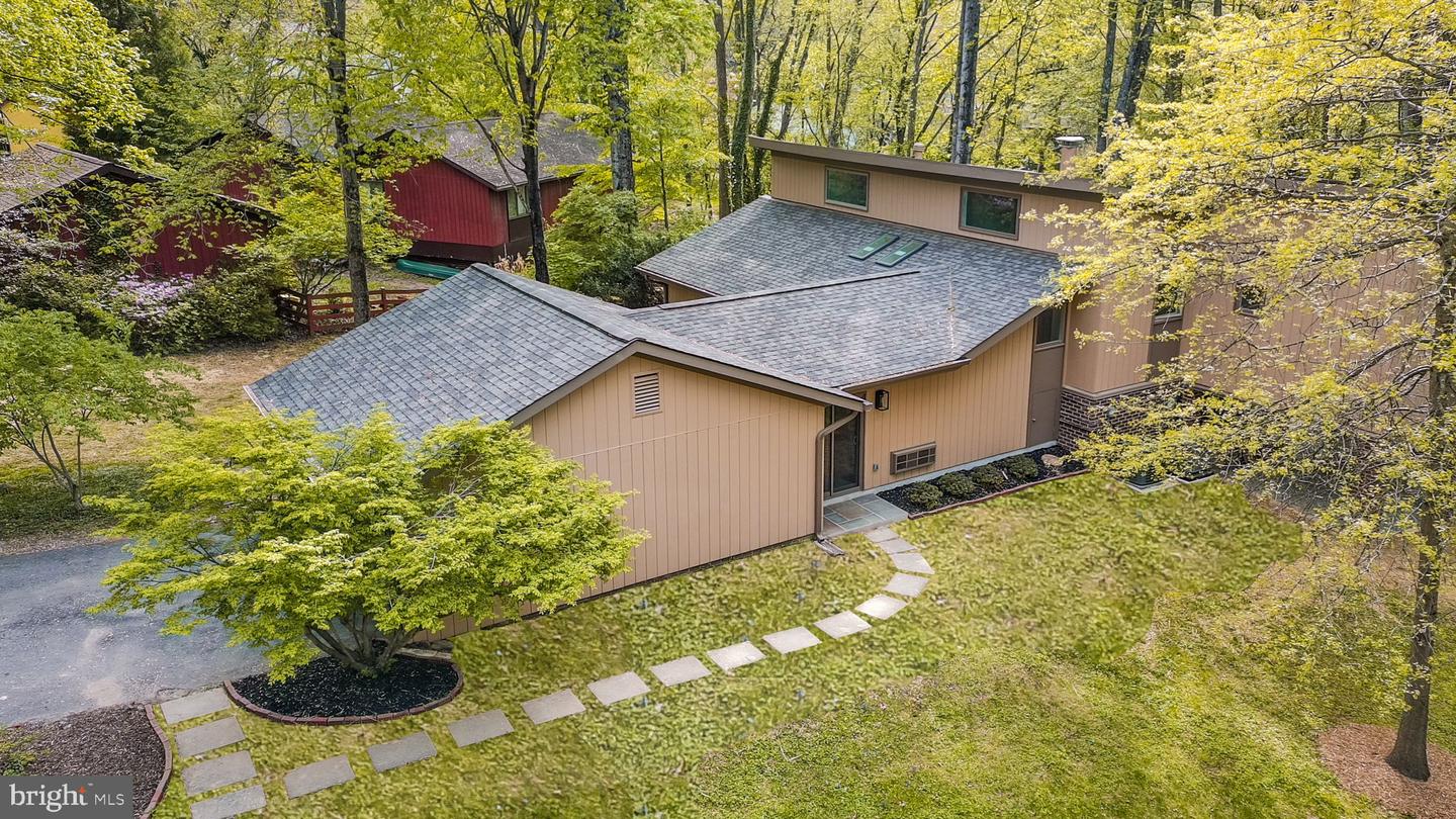 2304 NOVEMBER LN, RESTON, Virginia 20191, 4 Bedrooms Bedrooms, ,3 BathroomsBathrooms,Residential,For sale,2304 NOVEMBER LN,VAFX2235444 MLS # VAFX2235444