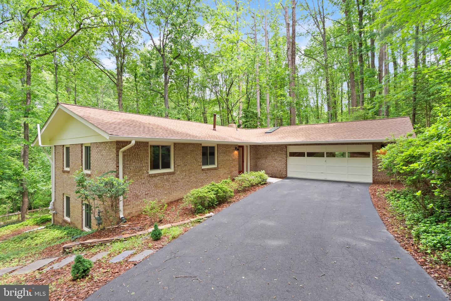 2500 PEGASUS LN, RESTON, Virginia 20191, 5 Bedrooms Bedrooms, 15 Rooms Rooms,3 BathroomsBathrooms,Residential,For sale,2500 PEGASUS LN,VAFX2235480 MLS # VAFX2235480