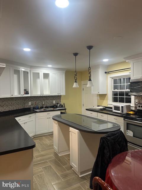 4101 WOODLAND RD, ANNANDALE, Virginia 22003, 4 Bedrooms Bedrooms, ,2 BathroomsBathrooms,Residential,For sale,4101 WOODLAND RD,VAFX2237462 MLS # VAFX2237462