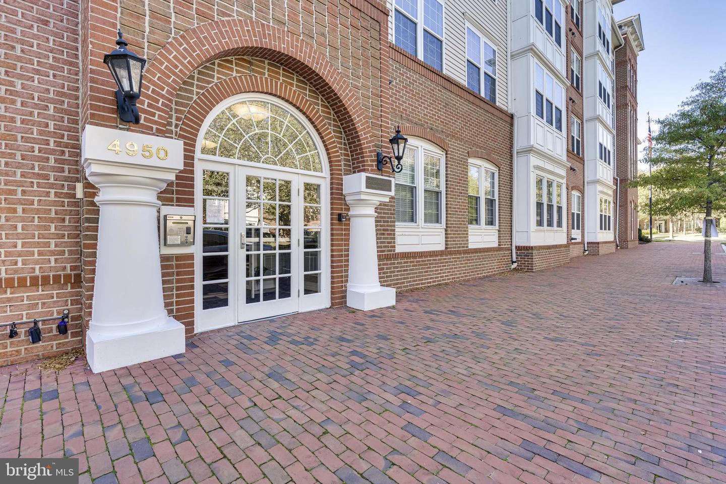 4950 BRENMAN PARK DR #203, ALEXANDRIA, Virginia 22304, 1 Bedroom Bedrooms, ,1 BathroomBathrooms,Residential,For sale,4950 BRENMAN PARK DR #203,VAAX2045030 MLS # VAAX2045030