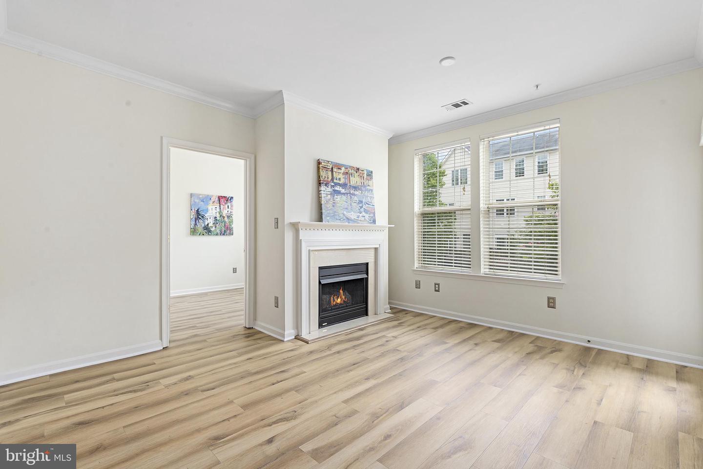 4950 BRENMAN PARK DR #203, ALEXANDRIA, Virginia 22304, 1 Bedroom Bedrooms, ,1 BathroomBathrooms,Residential,For sale,4950 BRENMAN PARK DR #203,VAAX2045030 MLS # VAAX2045030