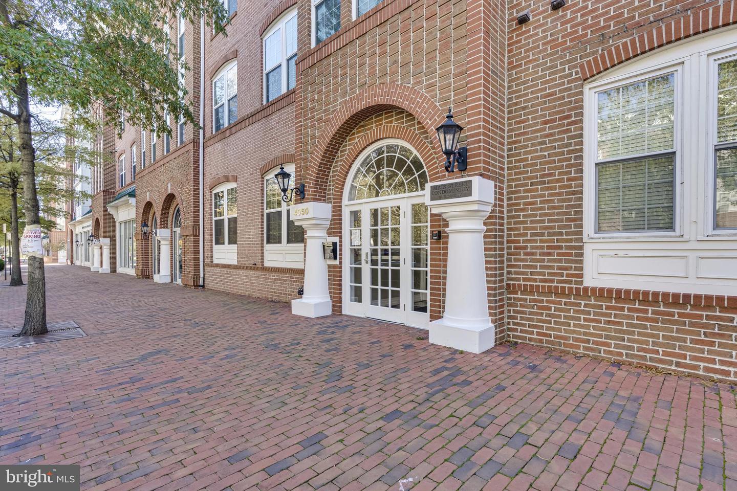 4950 BRENMAN PARK DR #203, ALEXANDRIA, Virginia 22304, 1 Bedroom Bedrooms, ,1 BathroomBathrooms,Residential,For sale,4950 BRENMAN PARK DR #203,VAAX2045030 MLS # VAAX2045030