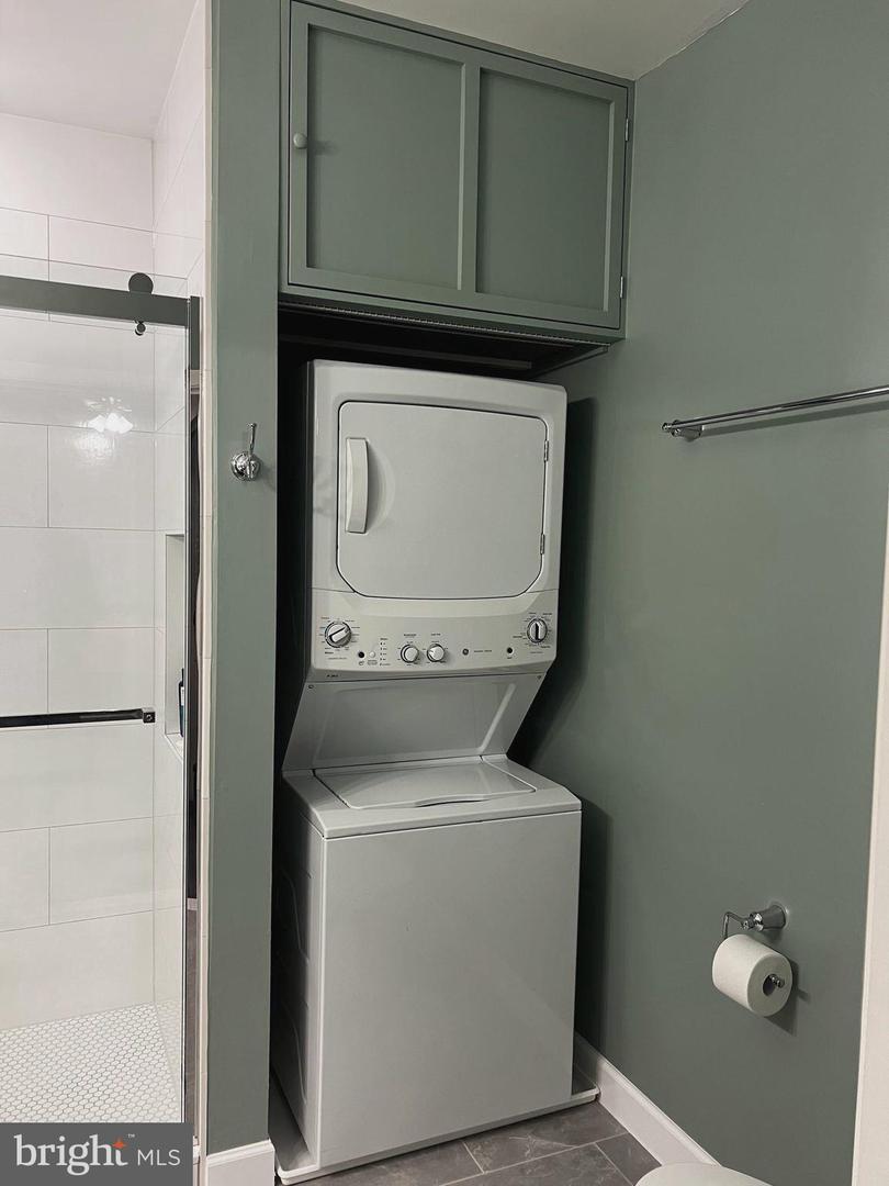 4950 BRENMAN PARK DR #203, ALEXANDRIA, Virginia 22304, 1 Bedroom Bedrooms, ,1 BathroomBathrooms,Residential,For sale,4950 BRENMAN PARK DR #203,VAAX2045030 MLS # VAAX2045030