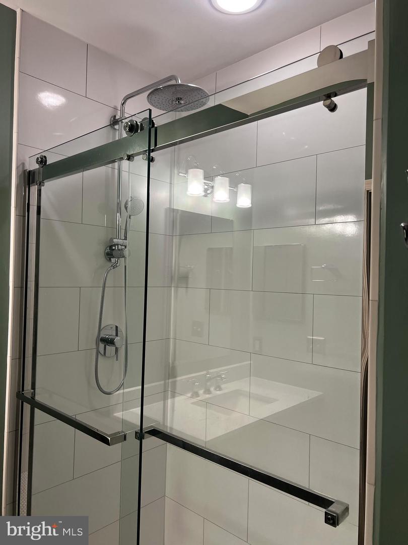 4950 BRENMAN PARK DR #203, ALEXANDRIA, Virginia 22304, 1 Bedroom Bedrooms, ,1 BathroomBathrooms,Residential,For sale,4950 BRENMAN PARK DR #203,VAAX2045030 MLS # VAAX2045030